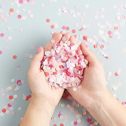 konfetti, konfetti-stücke, rosa konfetti, handvoll, party-deko