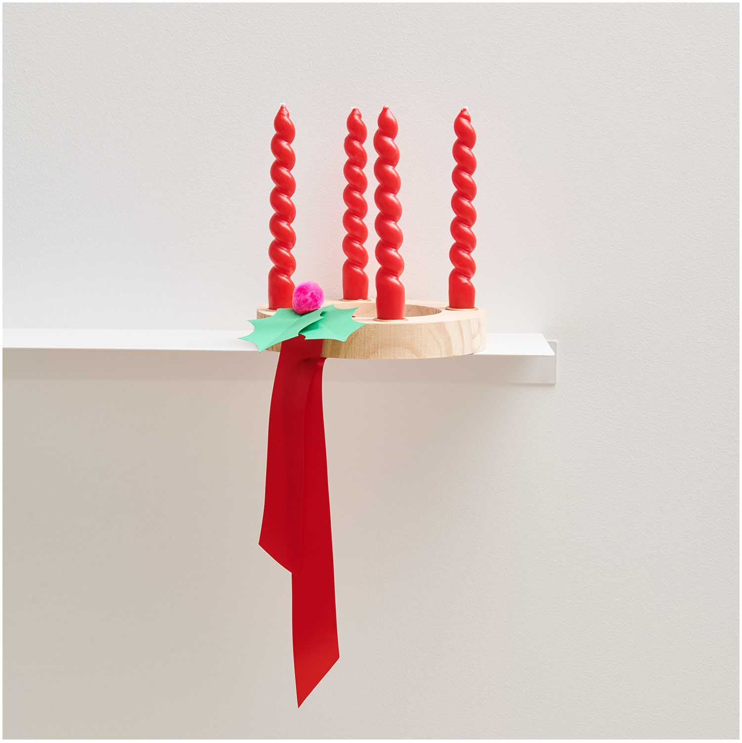 Spiralkerze - Rot Ø 2,4cm Spiralkerze - Rot Ø 2,4cm