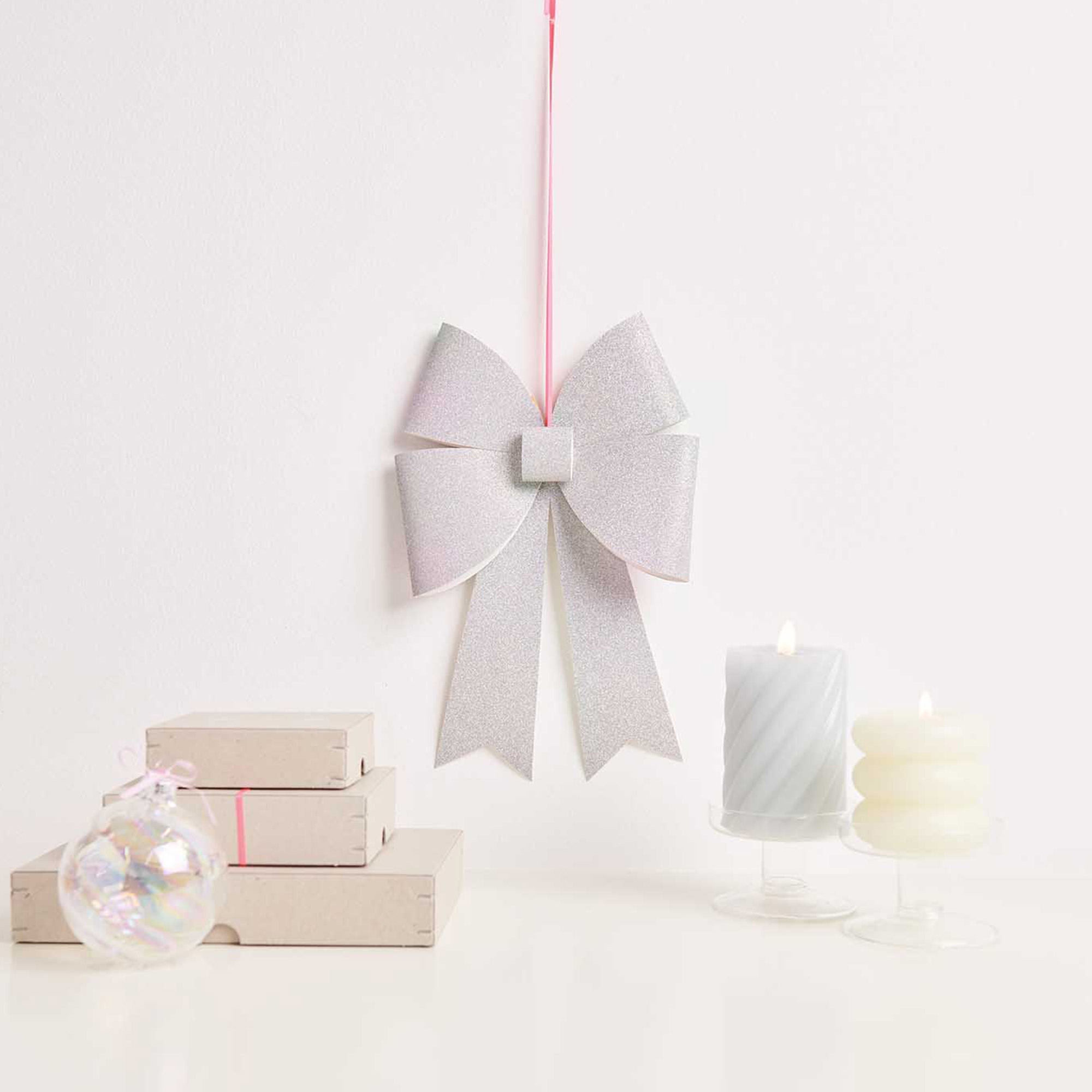 55f4c45026d2d348cc3c32b0a33d1fa737f63777 Bastelset XL-Weihnachtsschleife, Glitzer Silber Irisierend