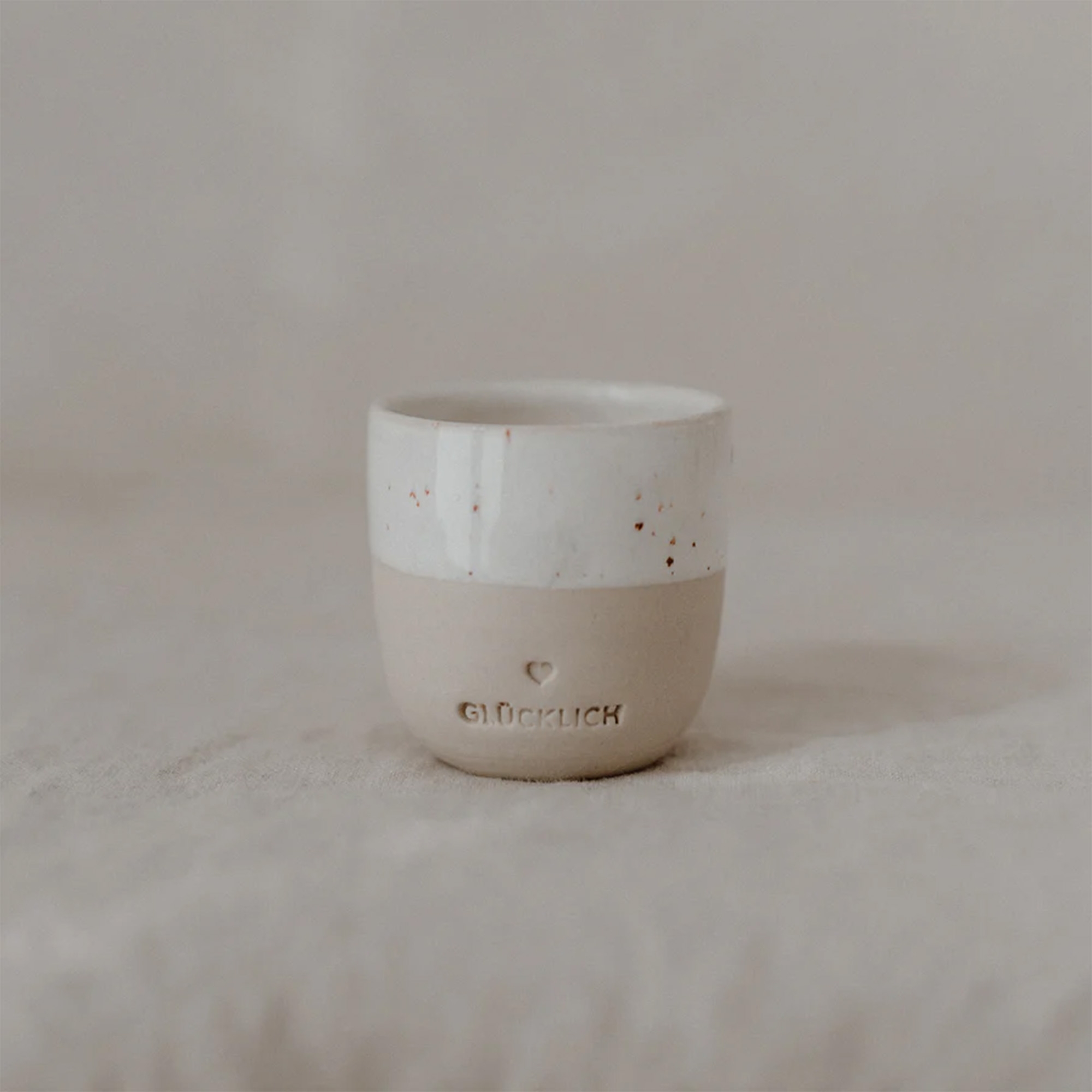 Eulenschnitt - Espresso-Becher "Glücklich" Eulenschnitt - Espresso-Becher "Glücklich"