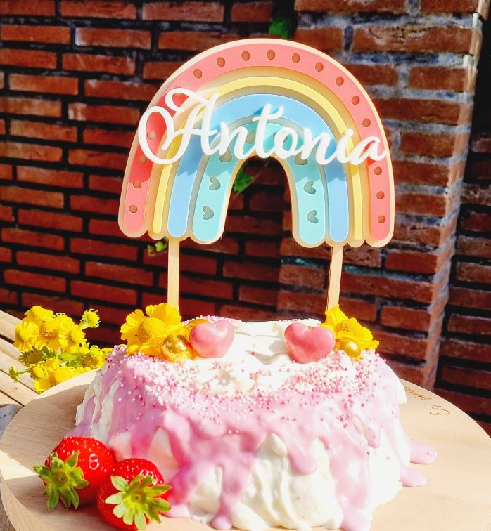 Cake Topper Regenbogen "Name" Herz aus Holz & Acryl Cake Topper Regenbogen "Name" Herz aus Holz & Acryl