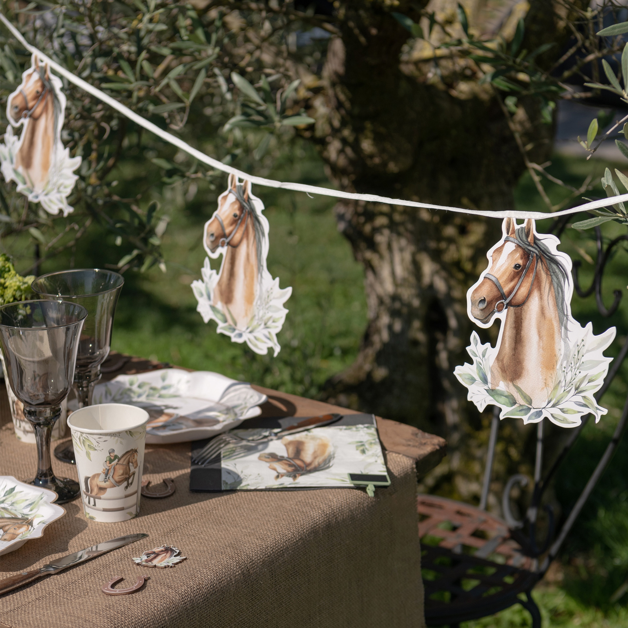 d4873a00e1a572235d993ae355ce4555a914b7aa Pferde Party - Girlande