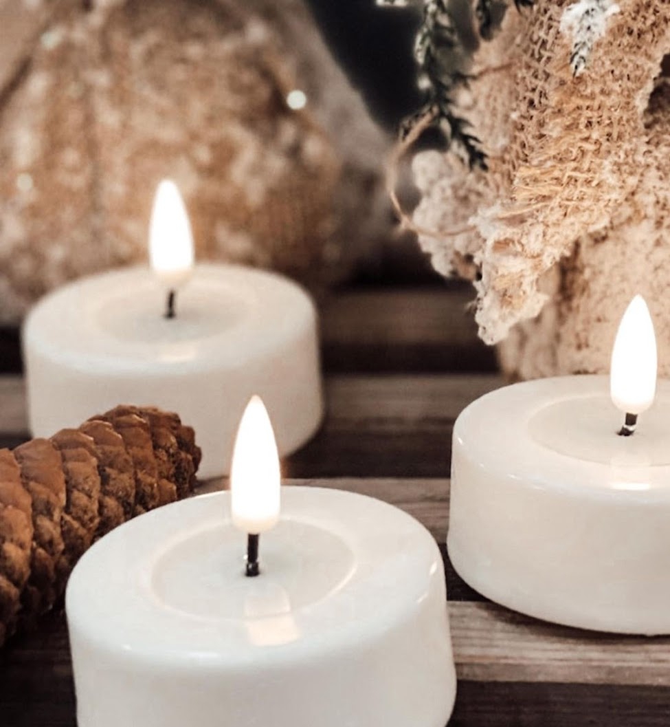 Deluxe - LED Teelichter Weiß 2 Stück groß 6 cm Deluxe - LED Teelichter Weiß 2 Stück groß 6 cm