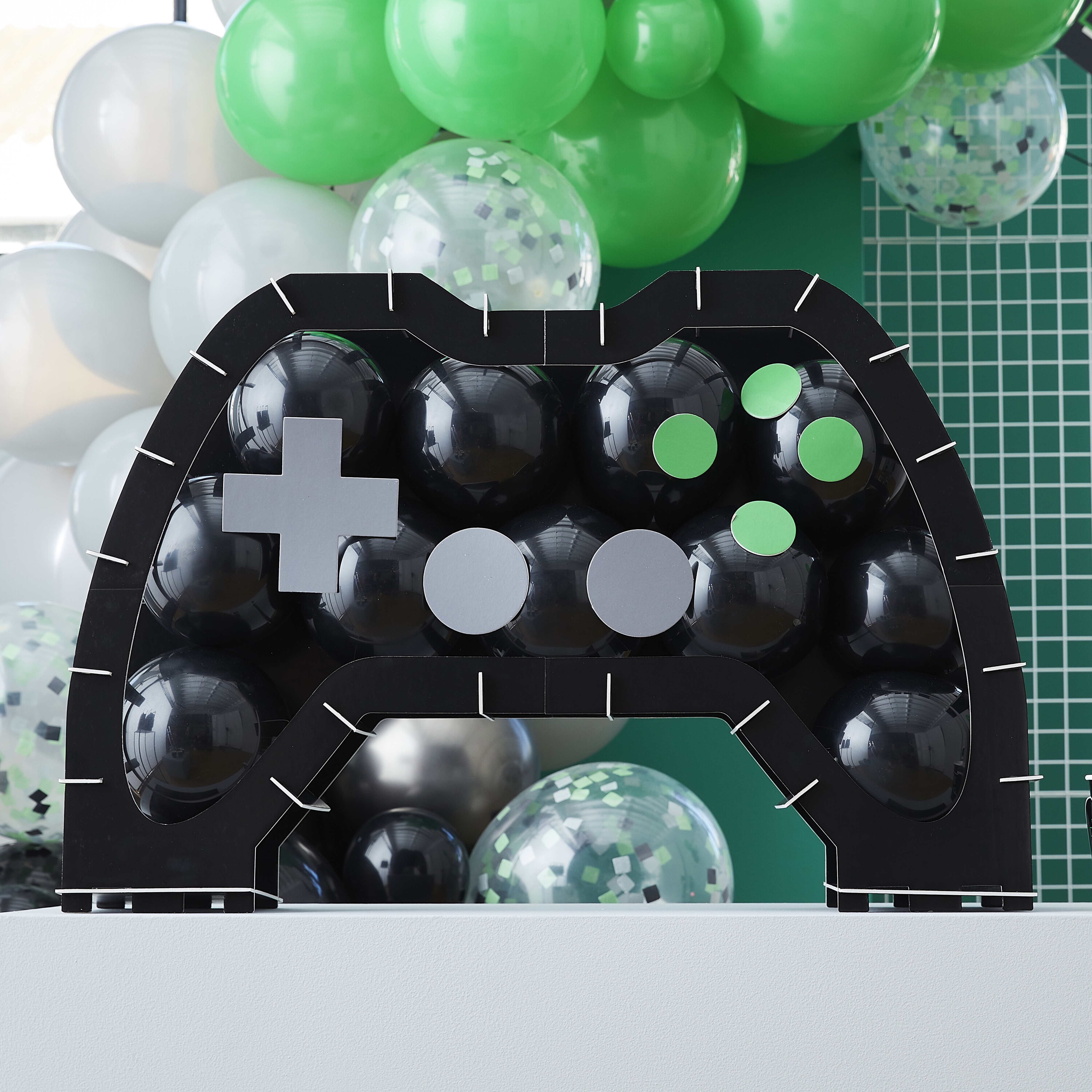 Gaming Party - DIY Ballondekoration "Controller", Schwarz/Grau/Grün