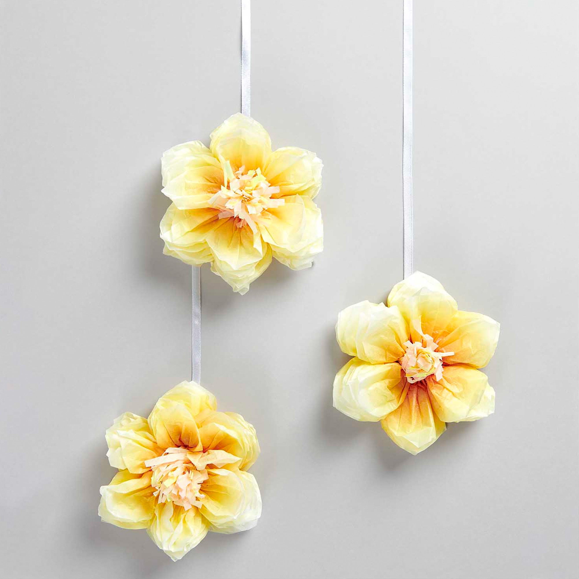 3 Blumen aus Seidenpapier, Osterglocken