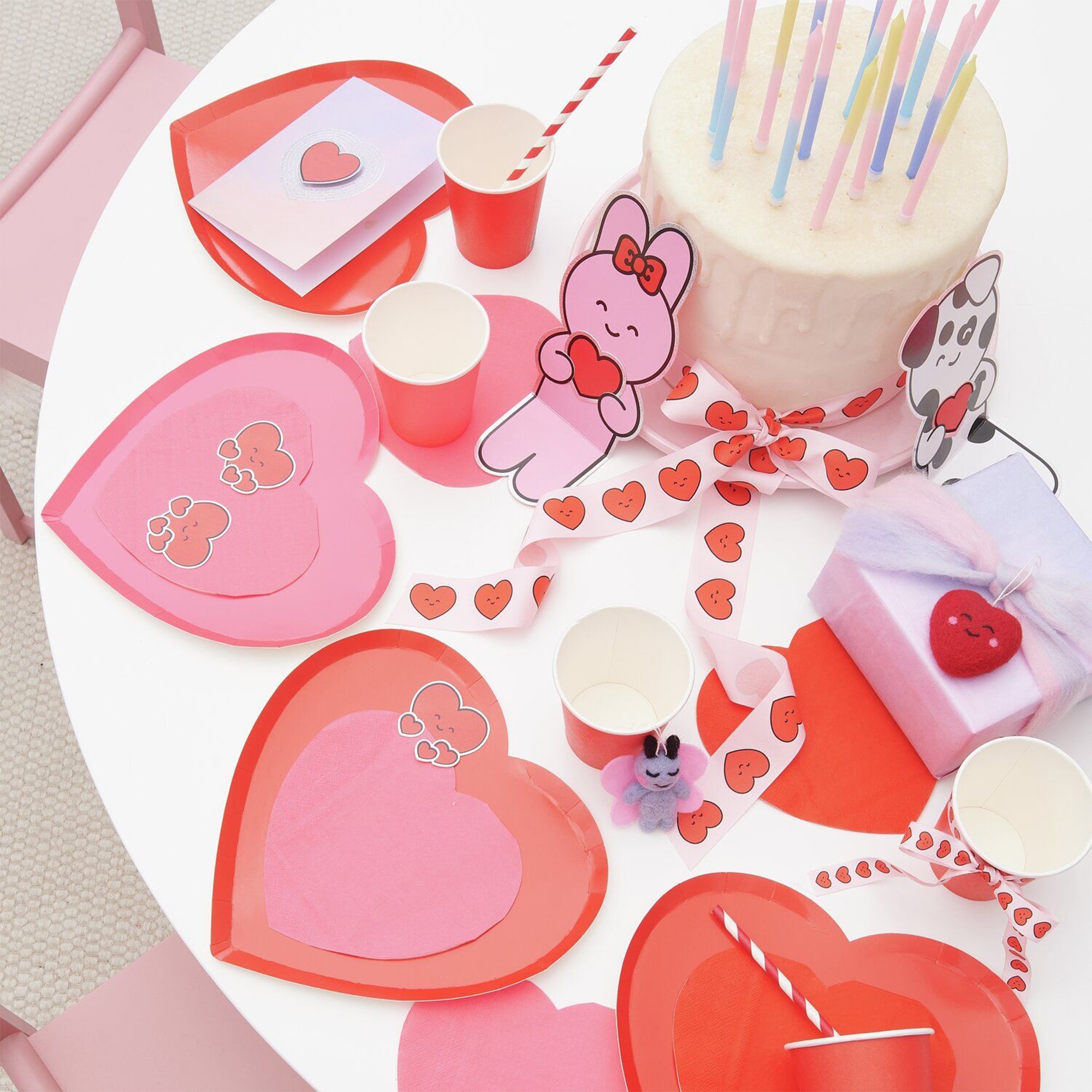 8 Pappteller "Herz" Neon Pink Leute, Person, Geburtstagstorte, Essen, Klebeband