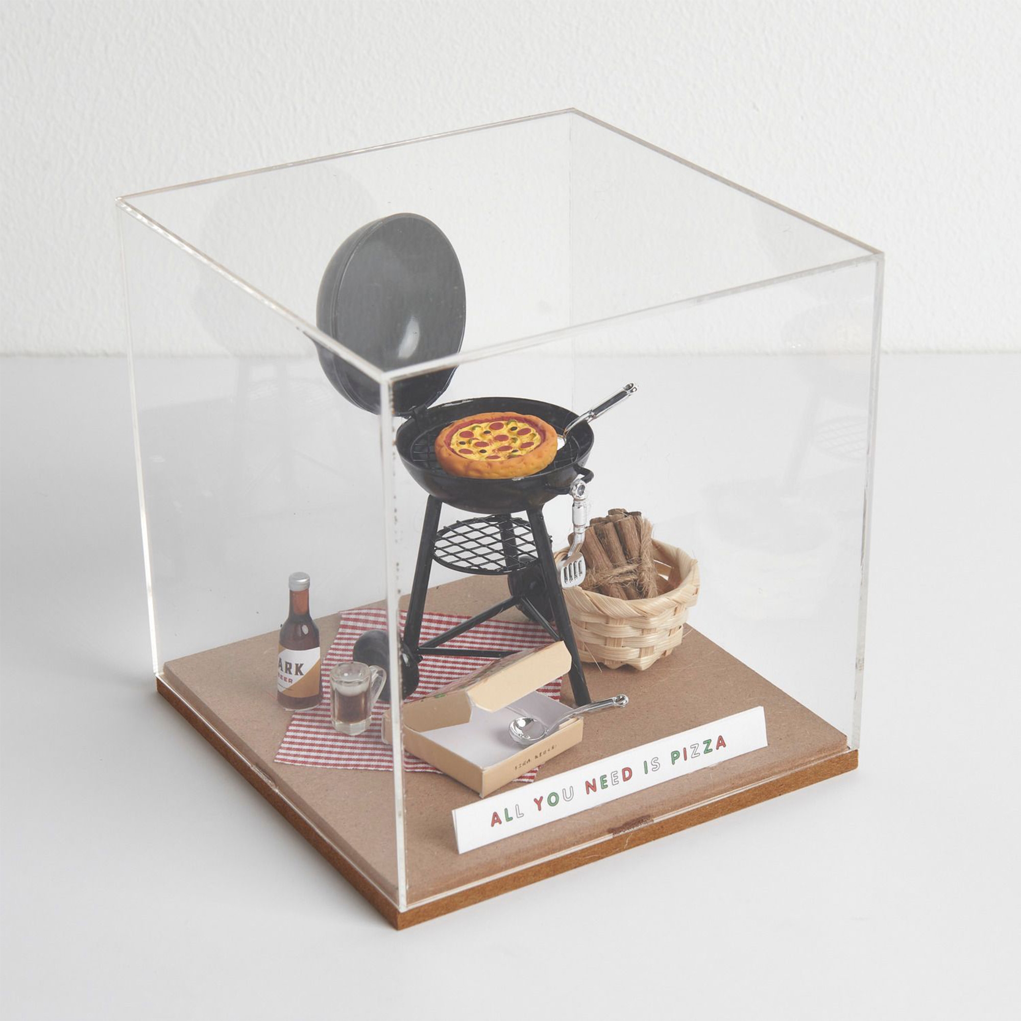 d49e3cdbba907c85034bf06f8bd78d8620801eca Miniatur "Pizza im Pizzakarton" für die Wichteltür