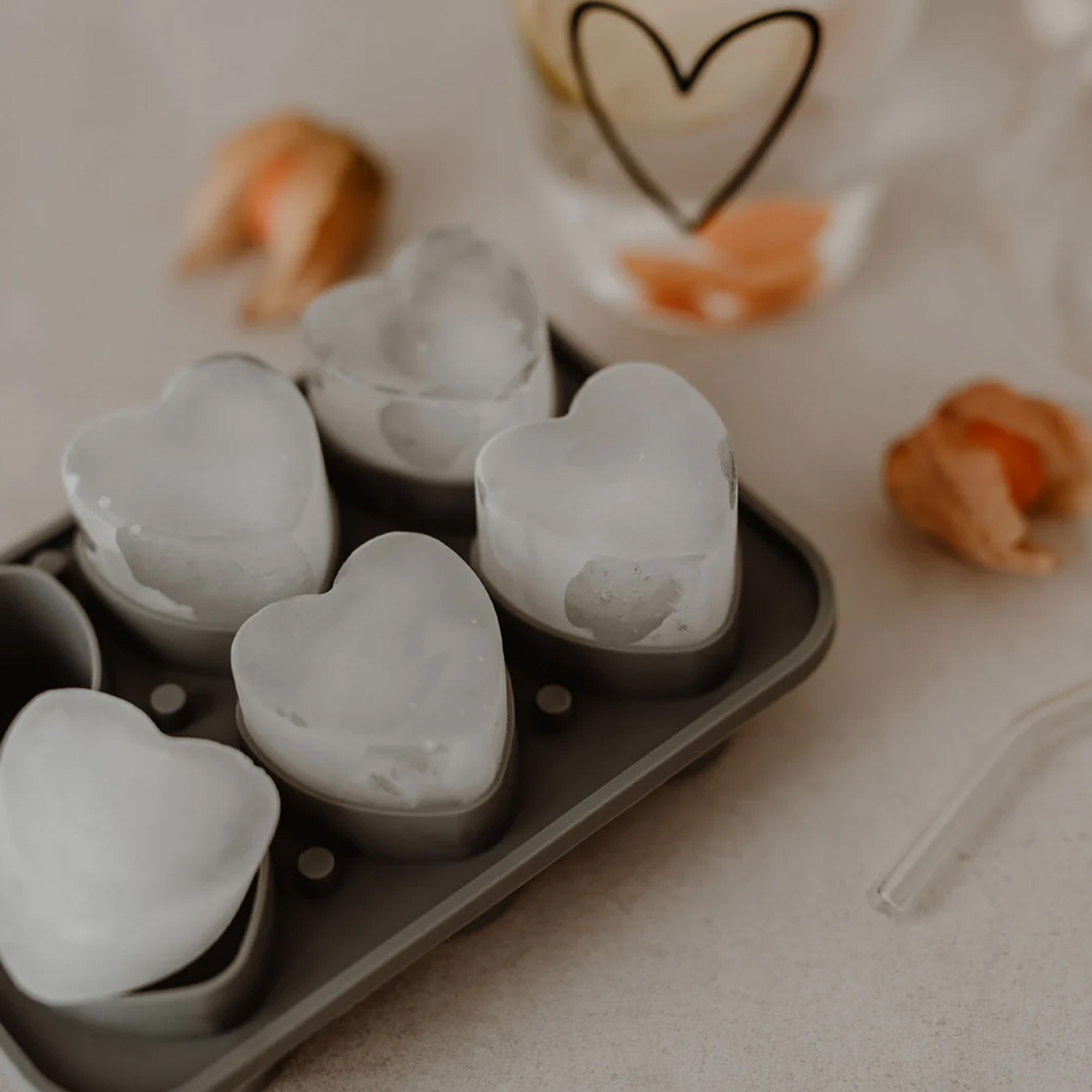 Eulenschnitt - Eiswürfelform "Herzen" grau Herzformige Eiswürfel, Eiswürfelform, Silber/transluzent, Backform/Objektform, Küchenzubehör