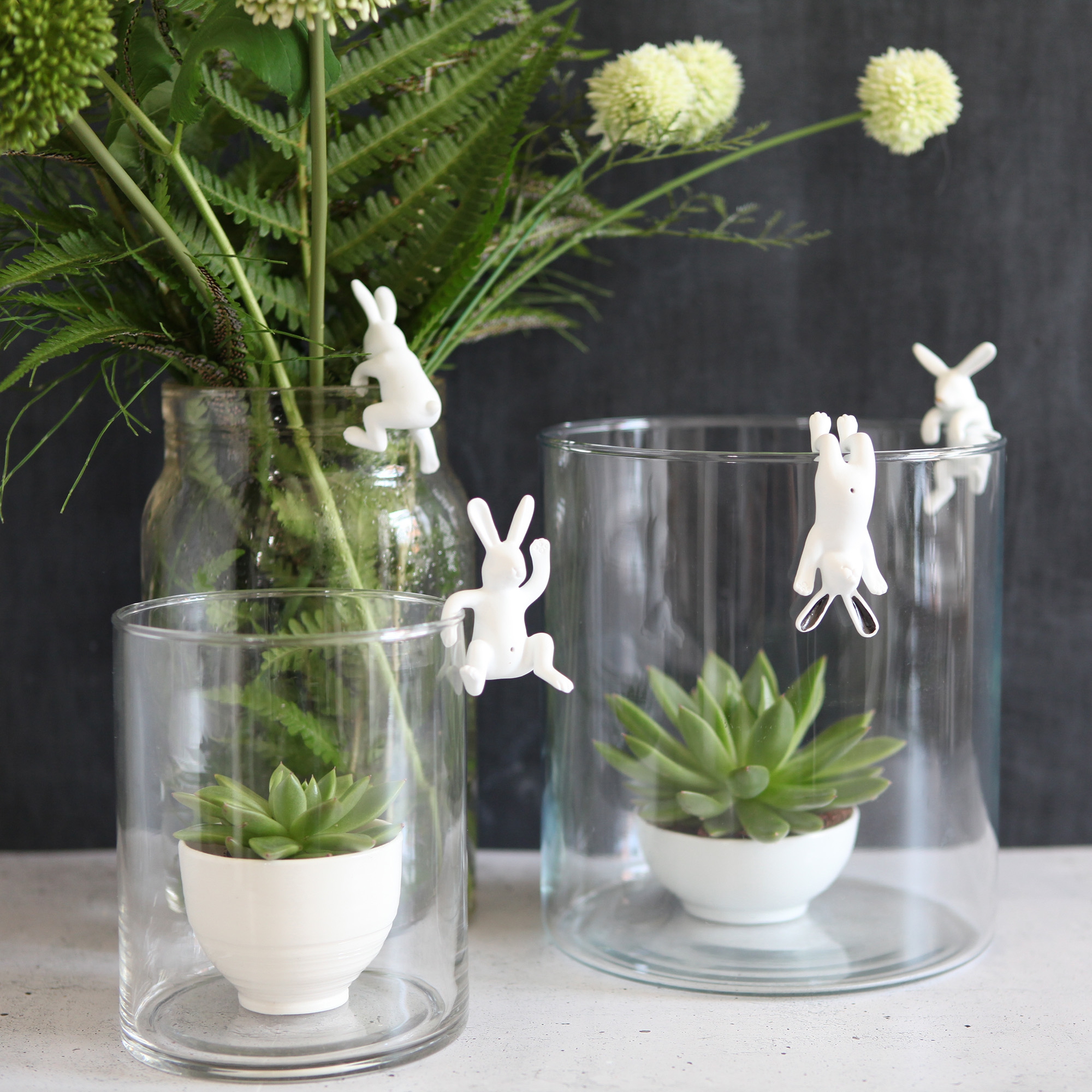 Porzellan Kletterhase "Goldnase" Porzellan Kletterhase "Goldnase"