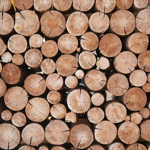 Holzstämme, Holzscheite, Schnittholz, Baumstämme, Holzlogistik