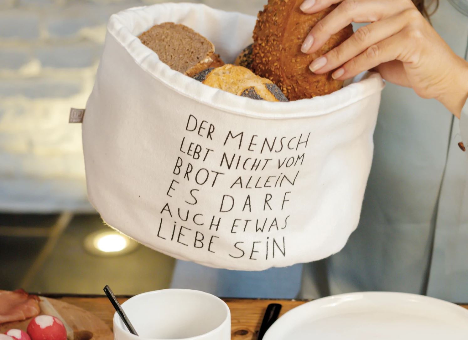Räder Design - Brotkorb "Der Mensch...."