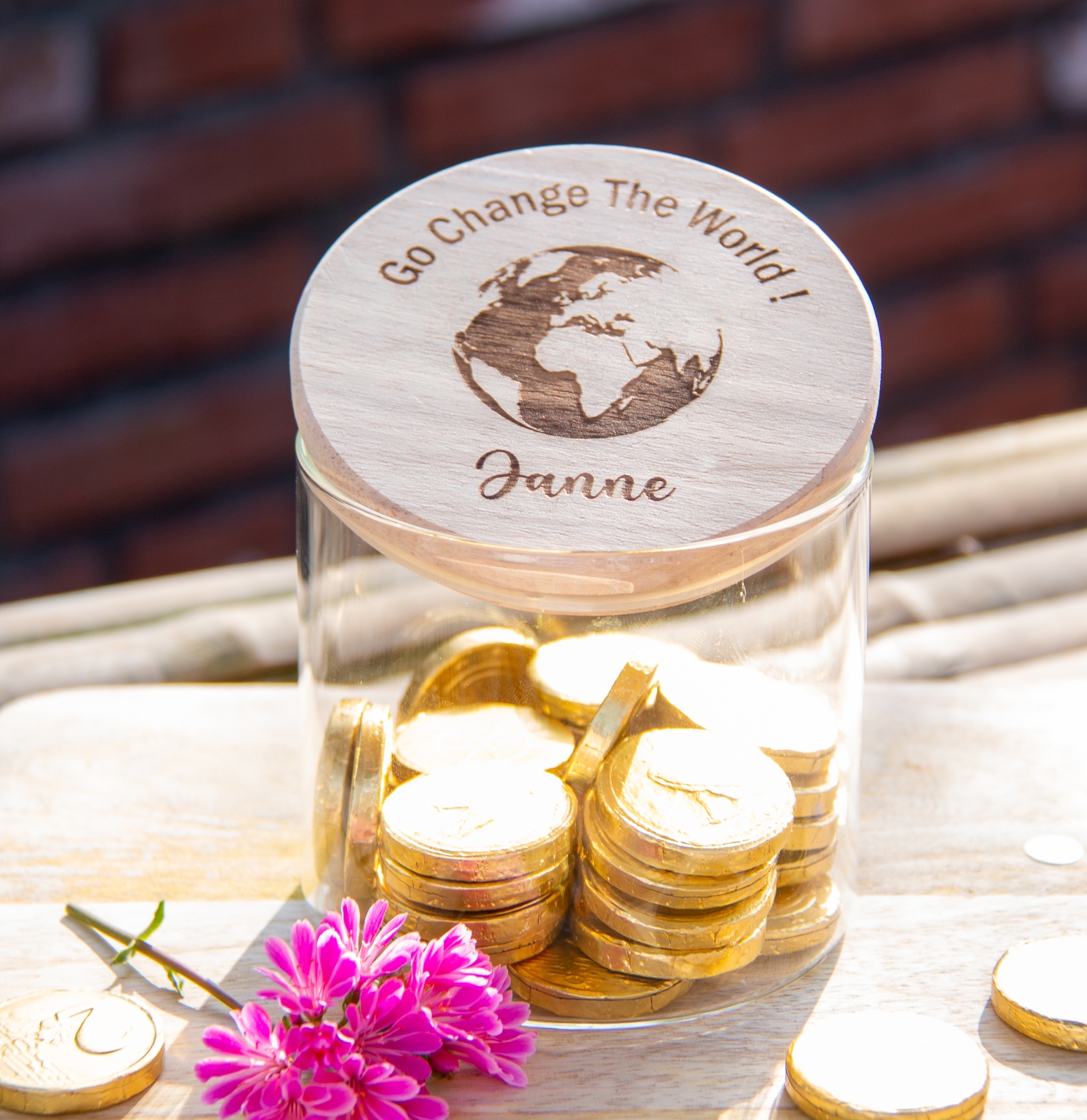 315e8364bc7c37938342ea3e6552cf5a2b81ee7f Geschenkglas Go Change The World! "Name" 530 ml