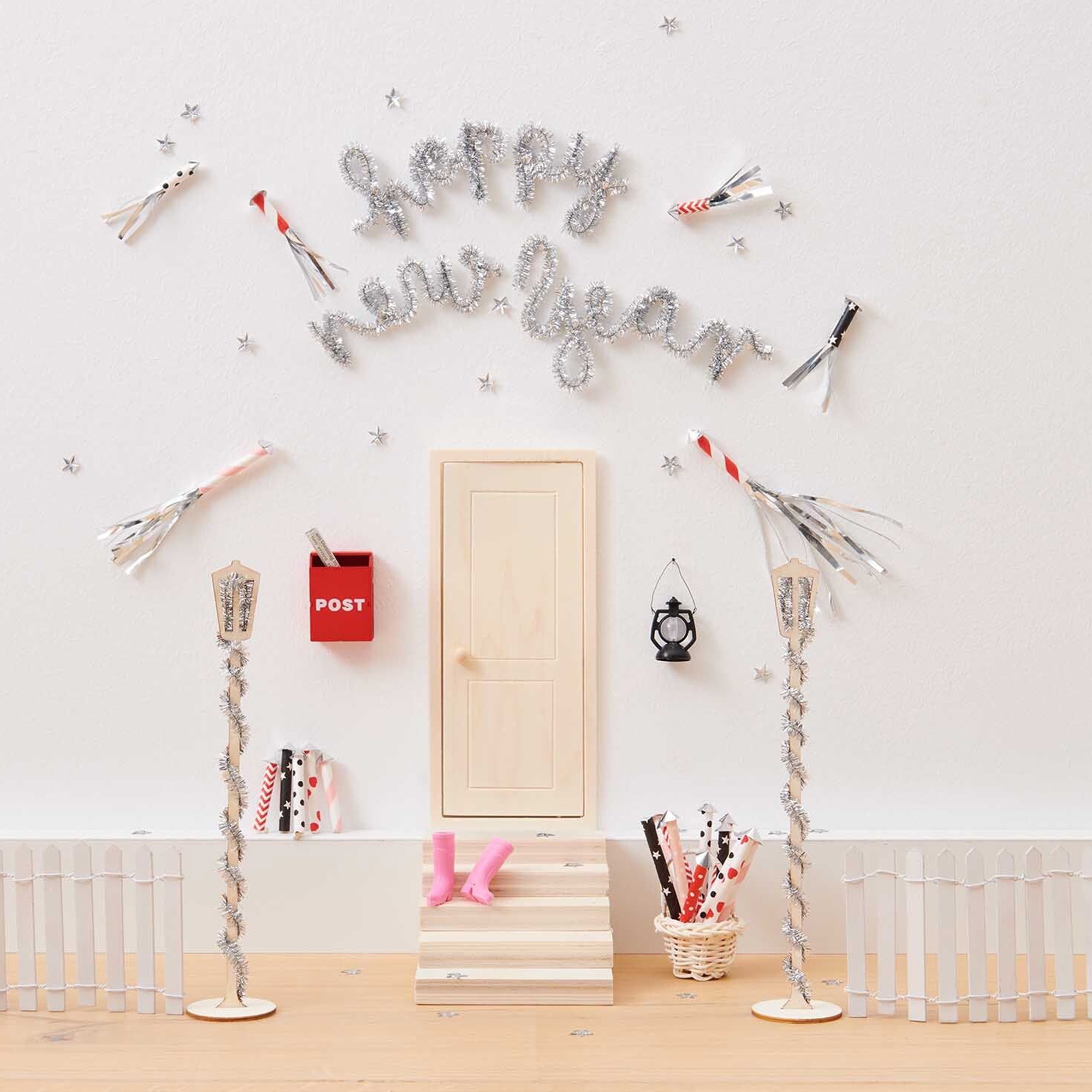 1dfd028a9d6e43218b42cc571ded4170826227eb Miniatur "Kleine Laterne" für die Wichteltür