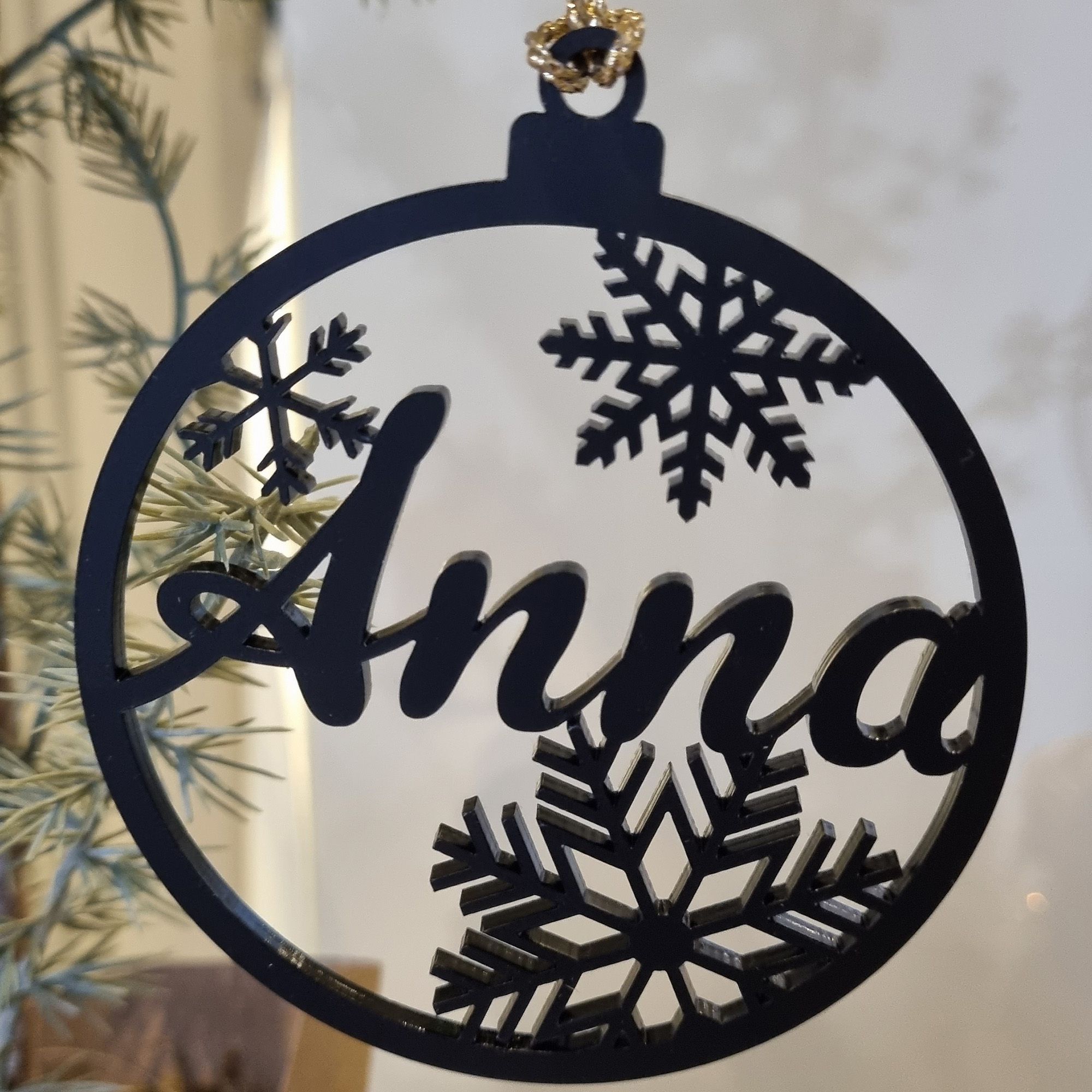 Geschenkanhänger Baumkugel "Name" aus Acryl Schwarz Geschenkanhänger Baumkugel "Name" aus Acryl Schwarz