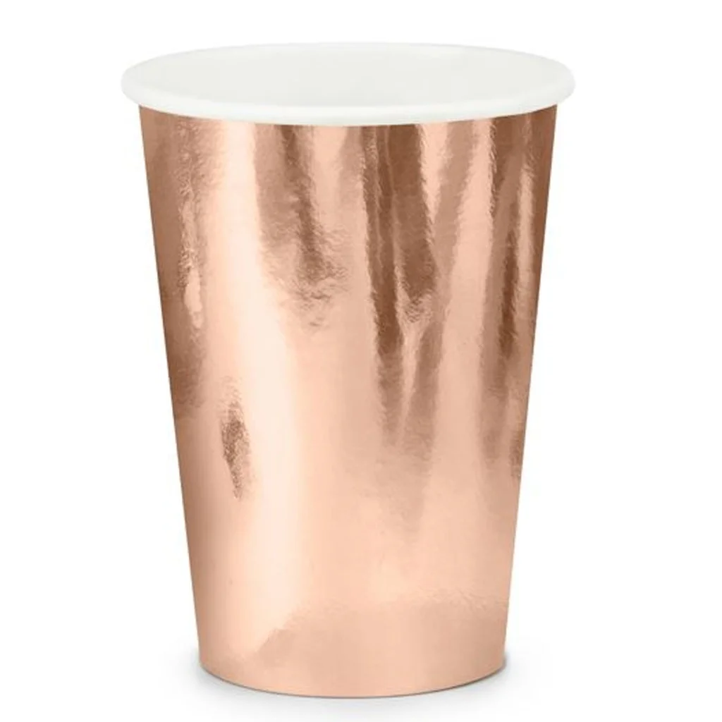 Becher, Becher aus Metall, Kupferfarben, Kupferfarbenes Trinkgefäß, Kegelförmiger Becher