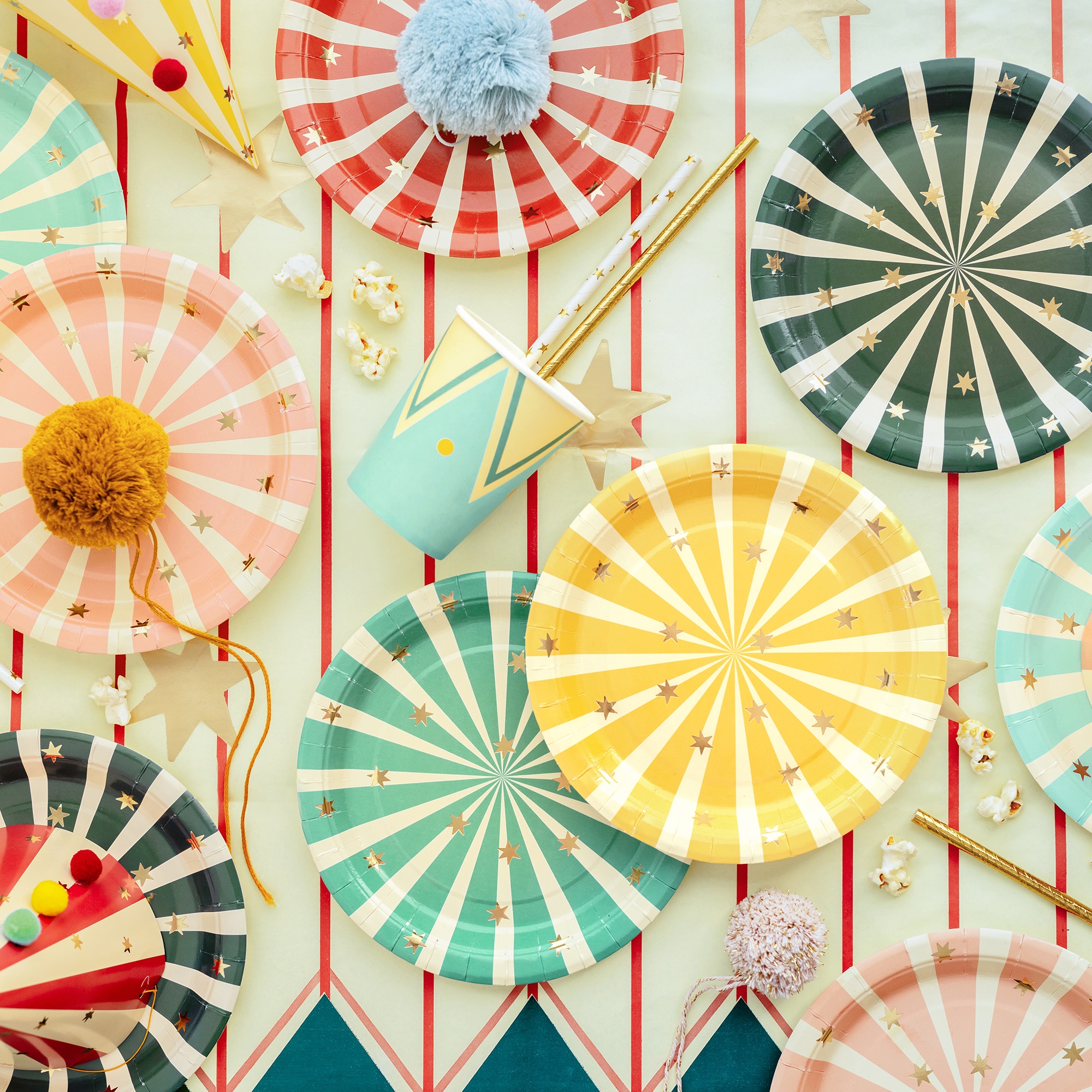 6 Pappteller "Zirkus" 18 cm 6 Pappteller "Zirkus" 18 cm