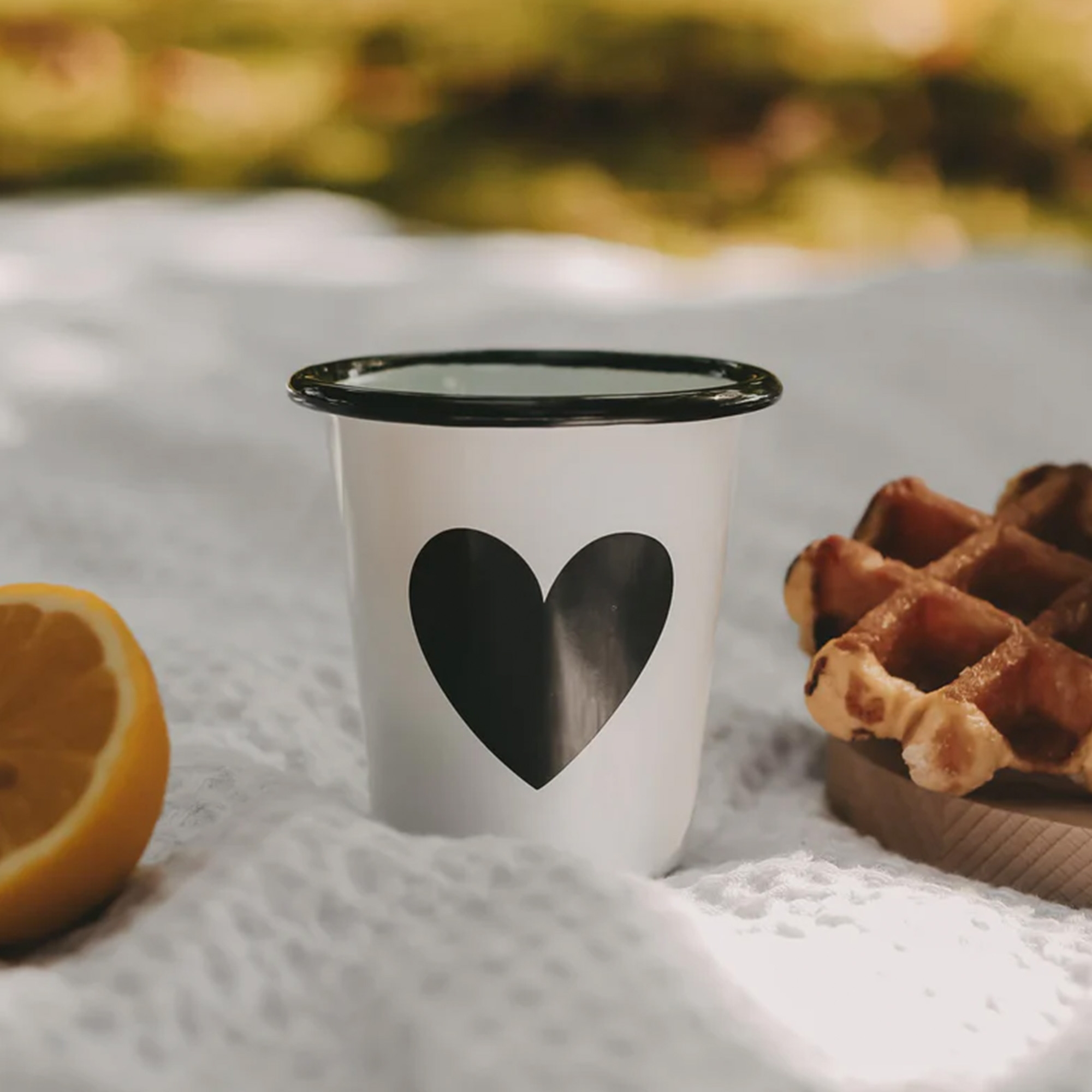 Eulenschnitt - Emaille-Becher "Herz" Eulenschnitt - Emaille-Becher "Herz"