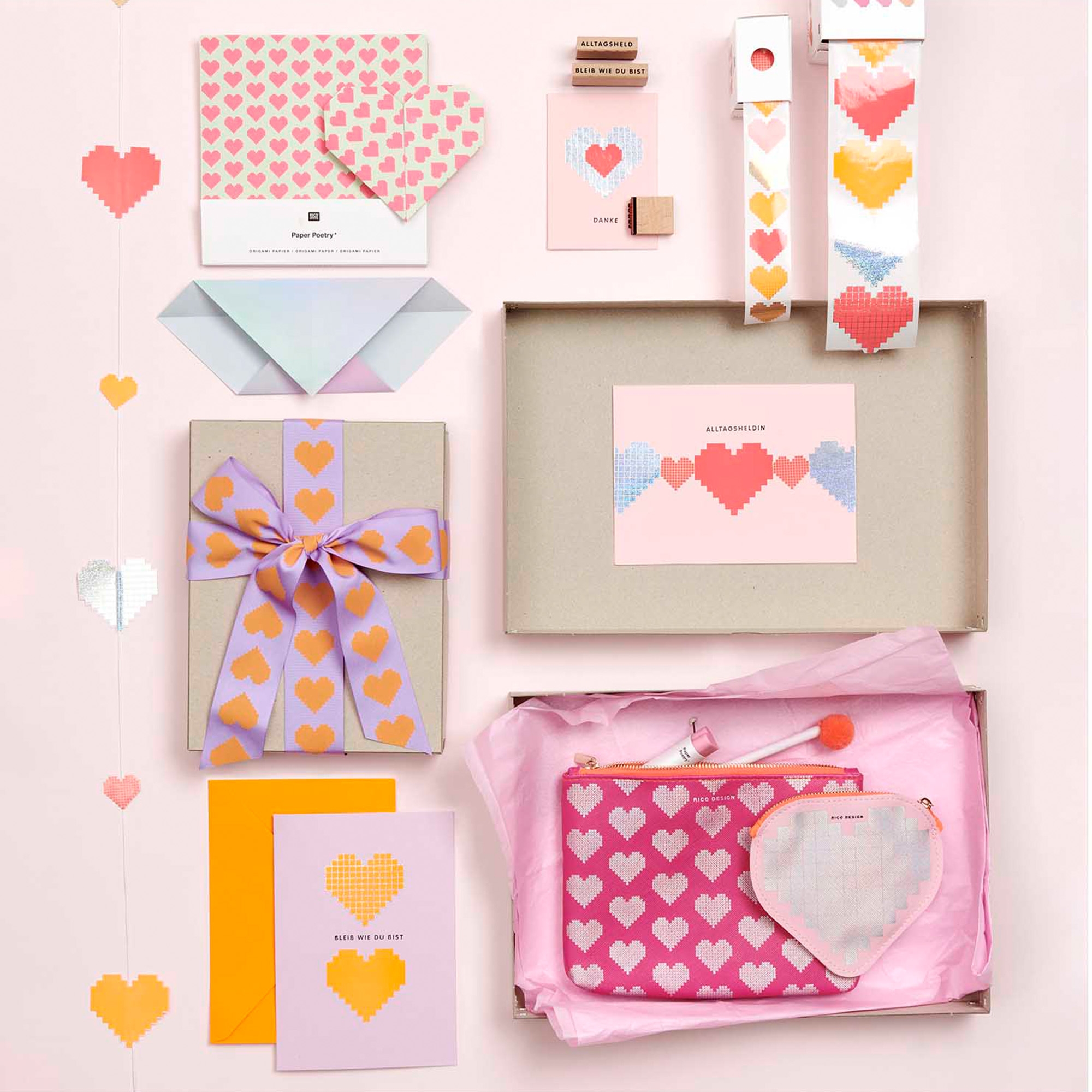 Taftband "Pixel Herzen" Flieder/Neon Orange, 3,8 x 300 cm Taftband "Pixel Herzen" Flieder/Neon Orange, 3,8 x 300 cm