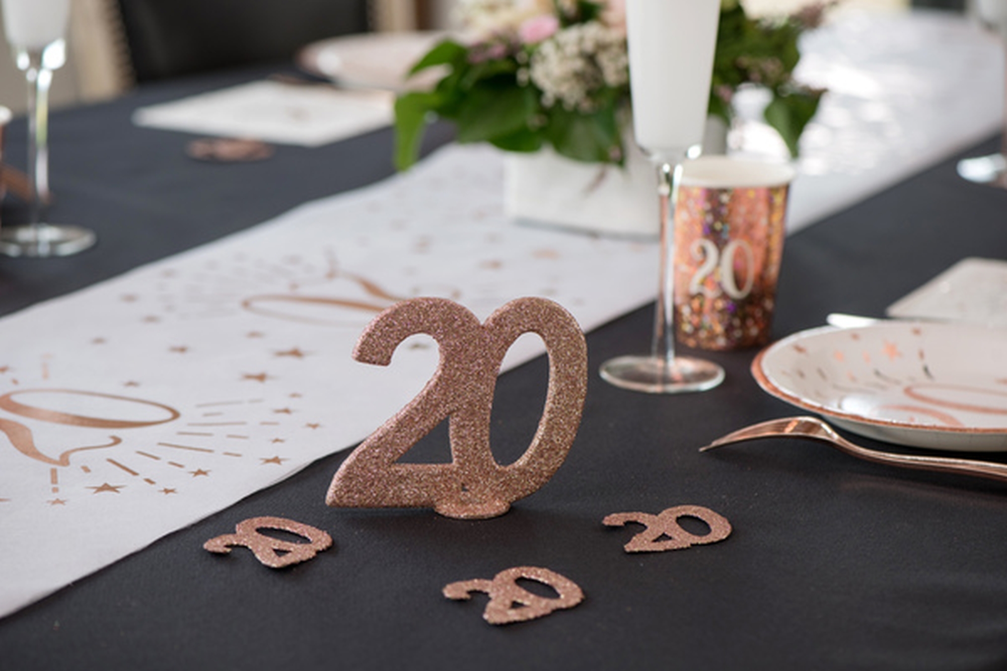 Roségold - Glitzer Tischzahl "20"