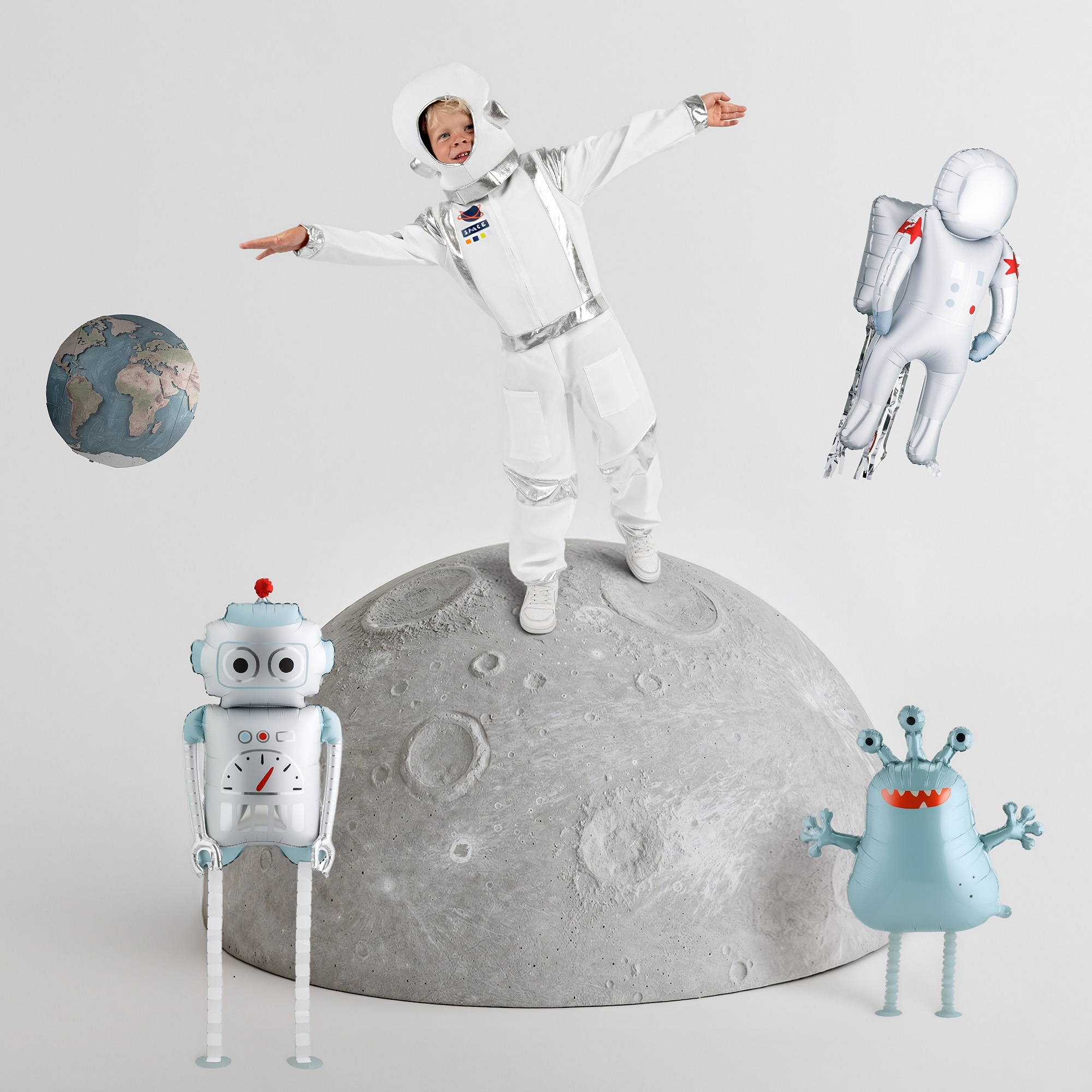 Astronaut, Space suit, Moon surface, Robot, Balloon astronaut