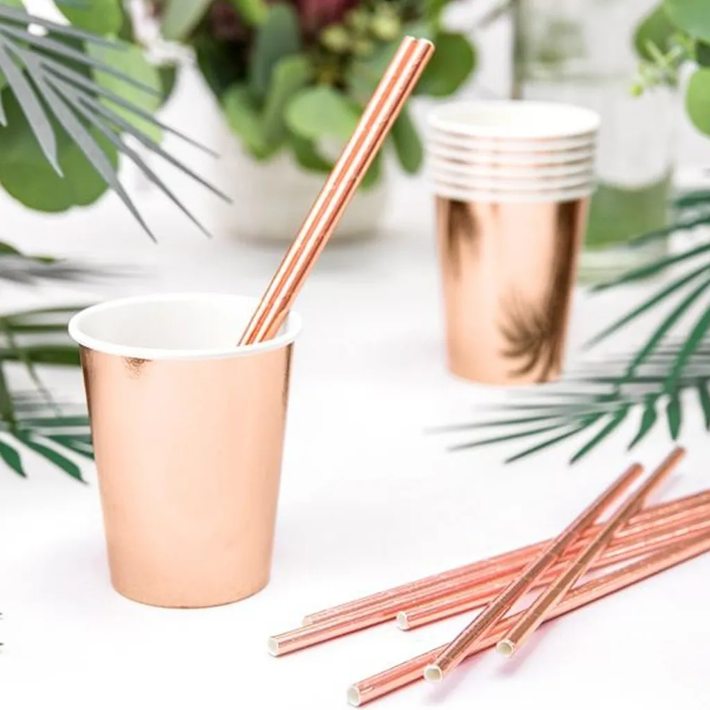 rose gold cup, metallischer Becher, straws, Kupferfarbe, Trinkzubehör