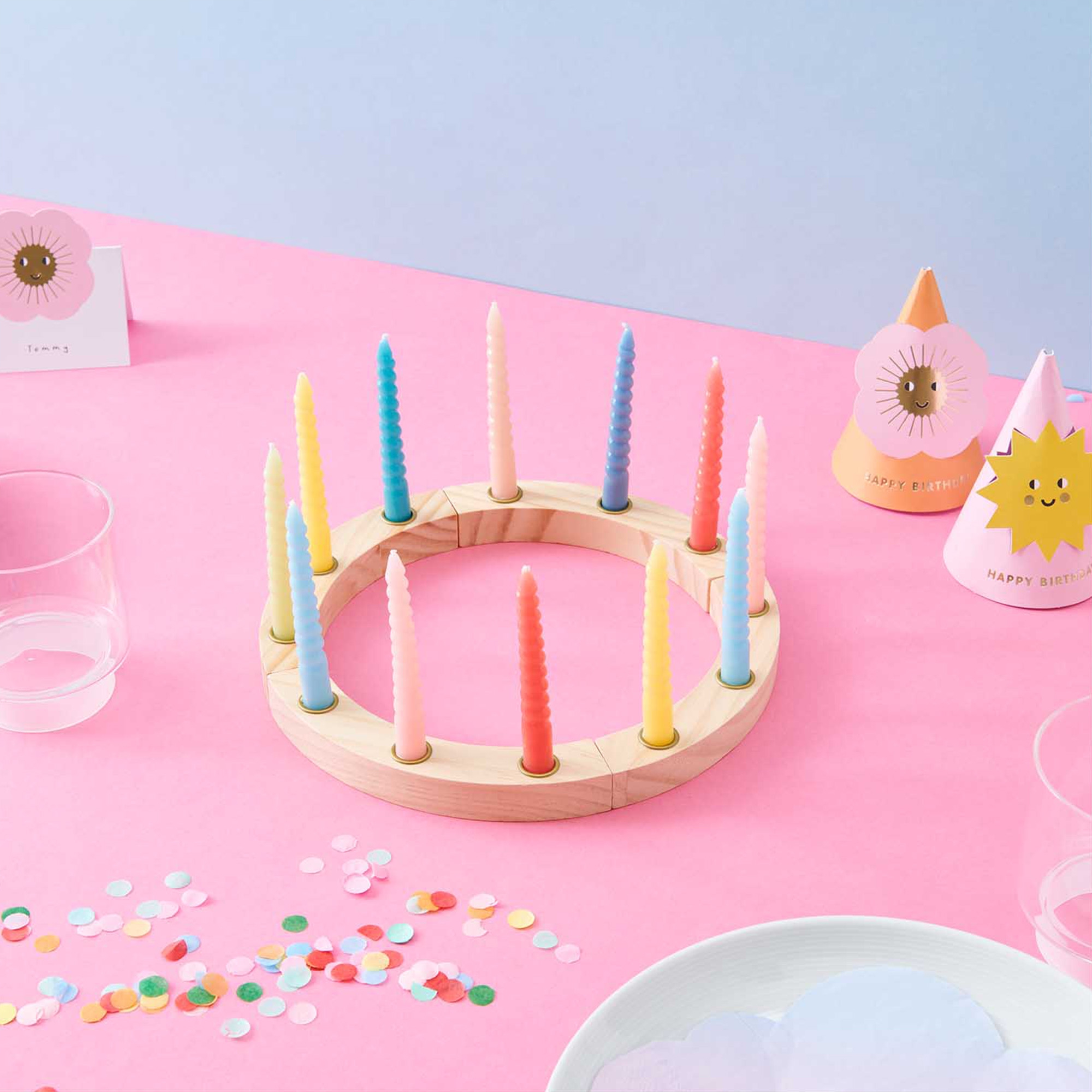 24 teiliger Geburtstagskranz aus Holz mit Zahlen 24 teiliger Geburtstagskranz aus Holz mit Zahlen