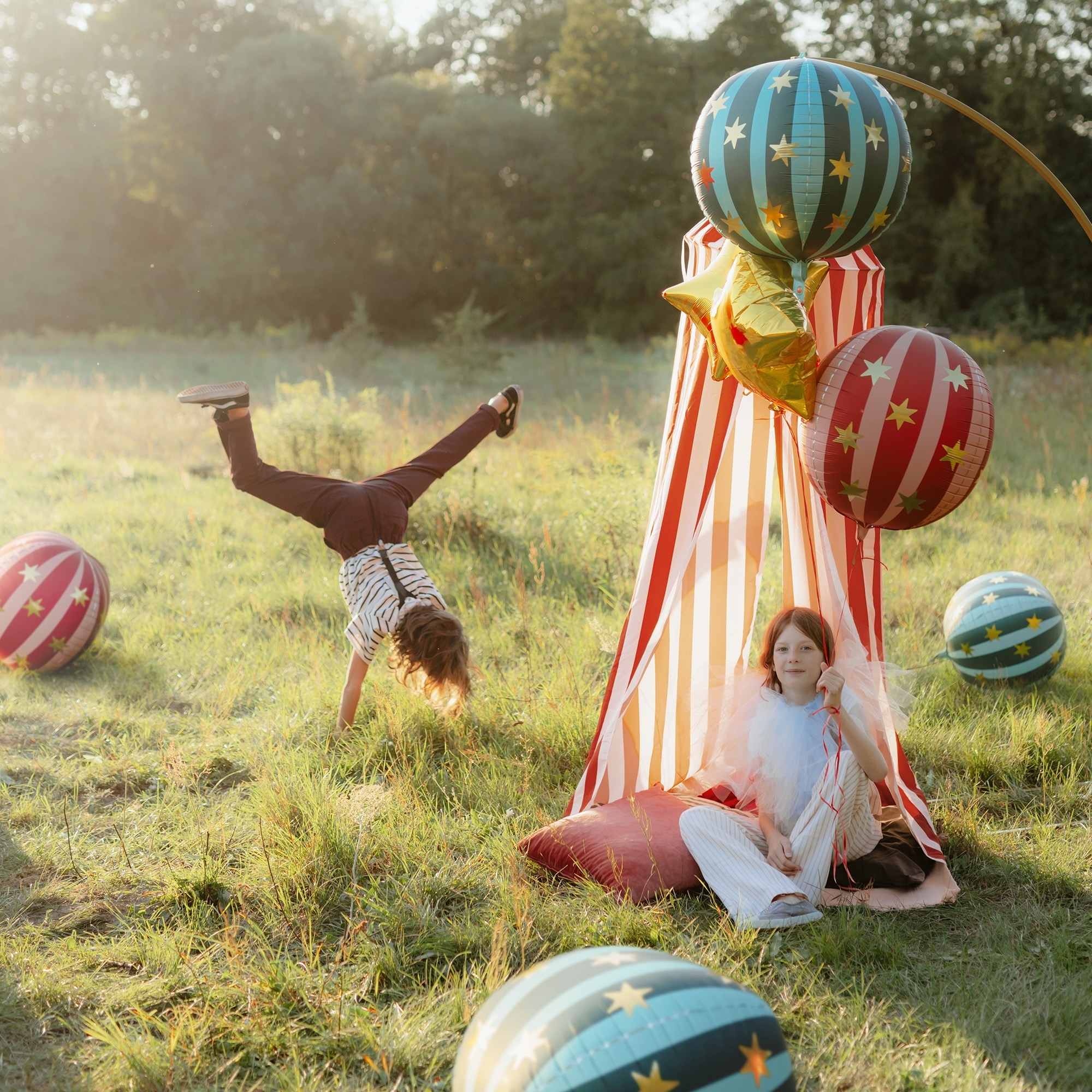 Folienballon "Sternenkugel" Rot 50 cm Folienballon "Sternenkugel" Rot 50 cm