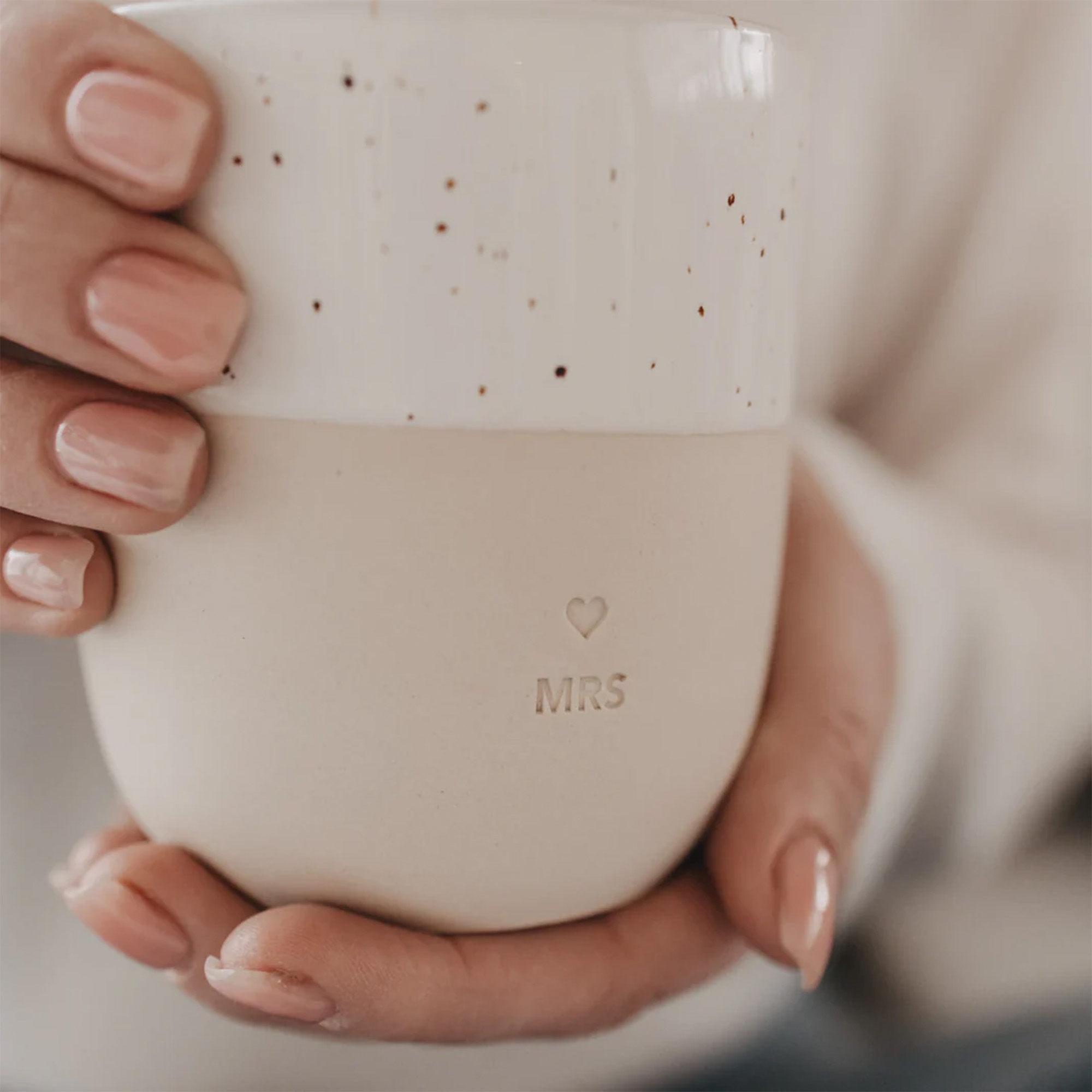 Becher, Tasse, Keramik, weißer Becher, Herzlogo