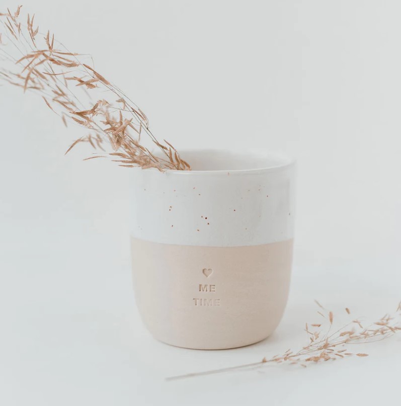 Eulenschnitt - Steingut-Becher "Me Time" Eulenschnitt - Steingut-Becher "Me Time"