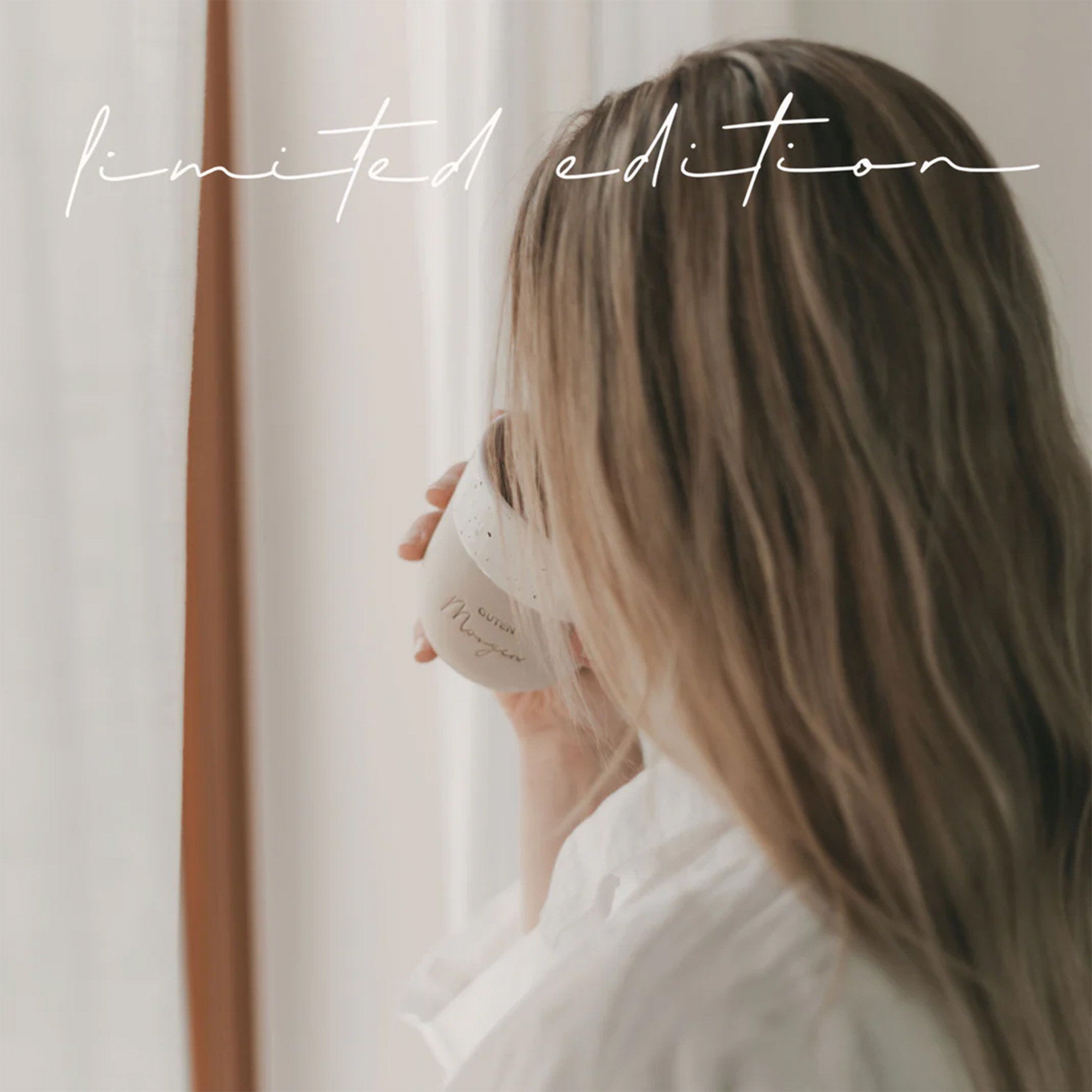 Eulenschnitt - Steingut-Becher "Guten Morgen" Limited Edition Photographie, Kopf, Person, Gesicht, Portrait