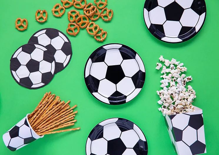 6 Pappteller "Fußball"