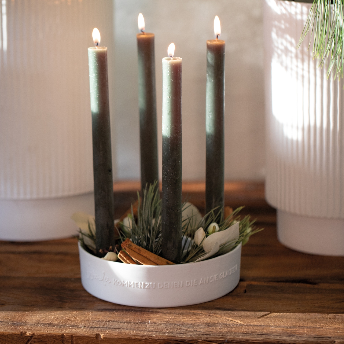 Räder Design - Porzellankranz "Wunder kommen..." Stabkerzen Räder Design - Porzellankranz "Wunder kommen..." Stabkerzen