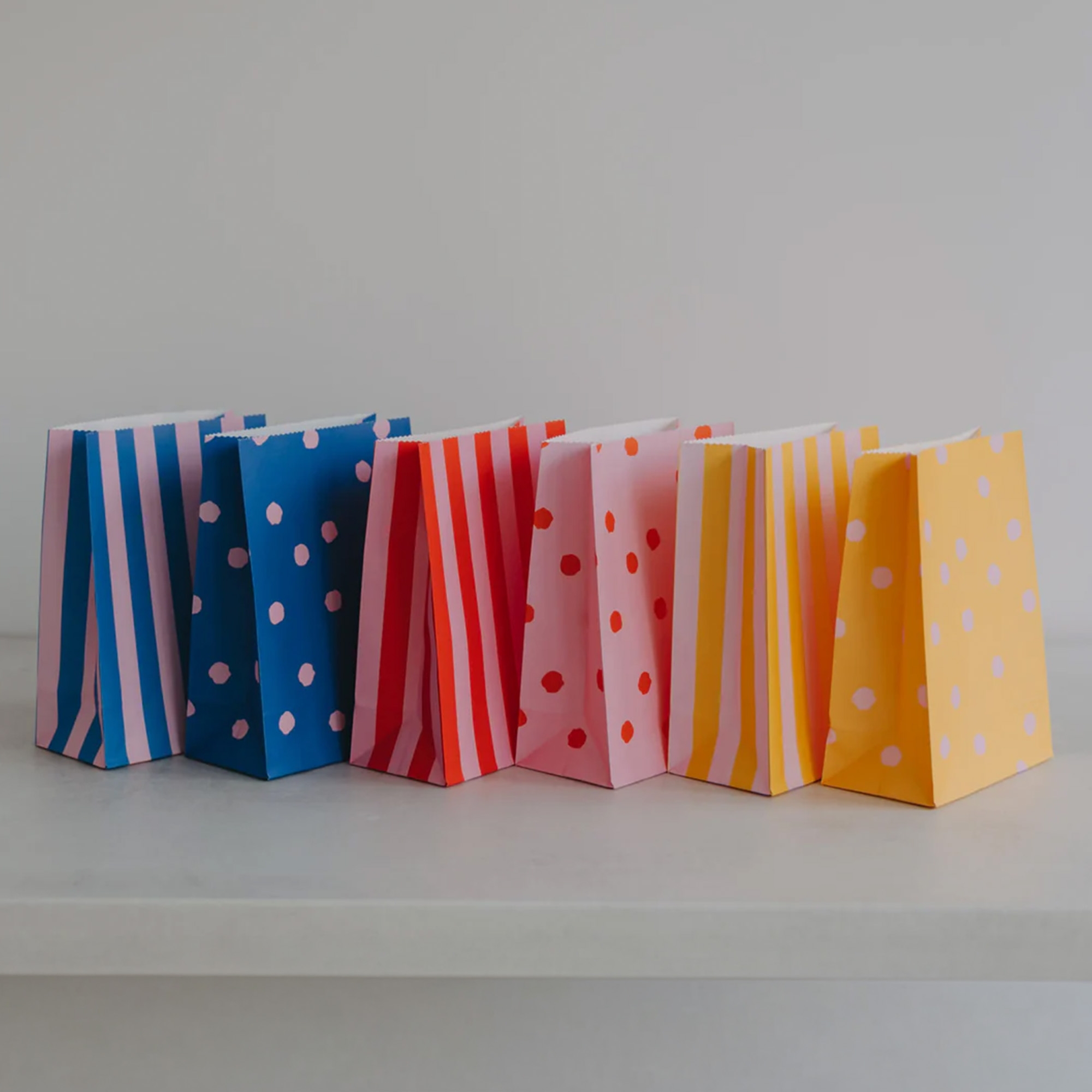 Geschenkbeutel, Papiertragetaschen, Streifenmuster, Punktmuster, Farbenvielfalt