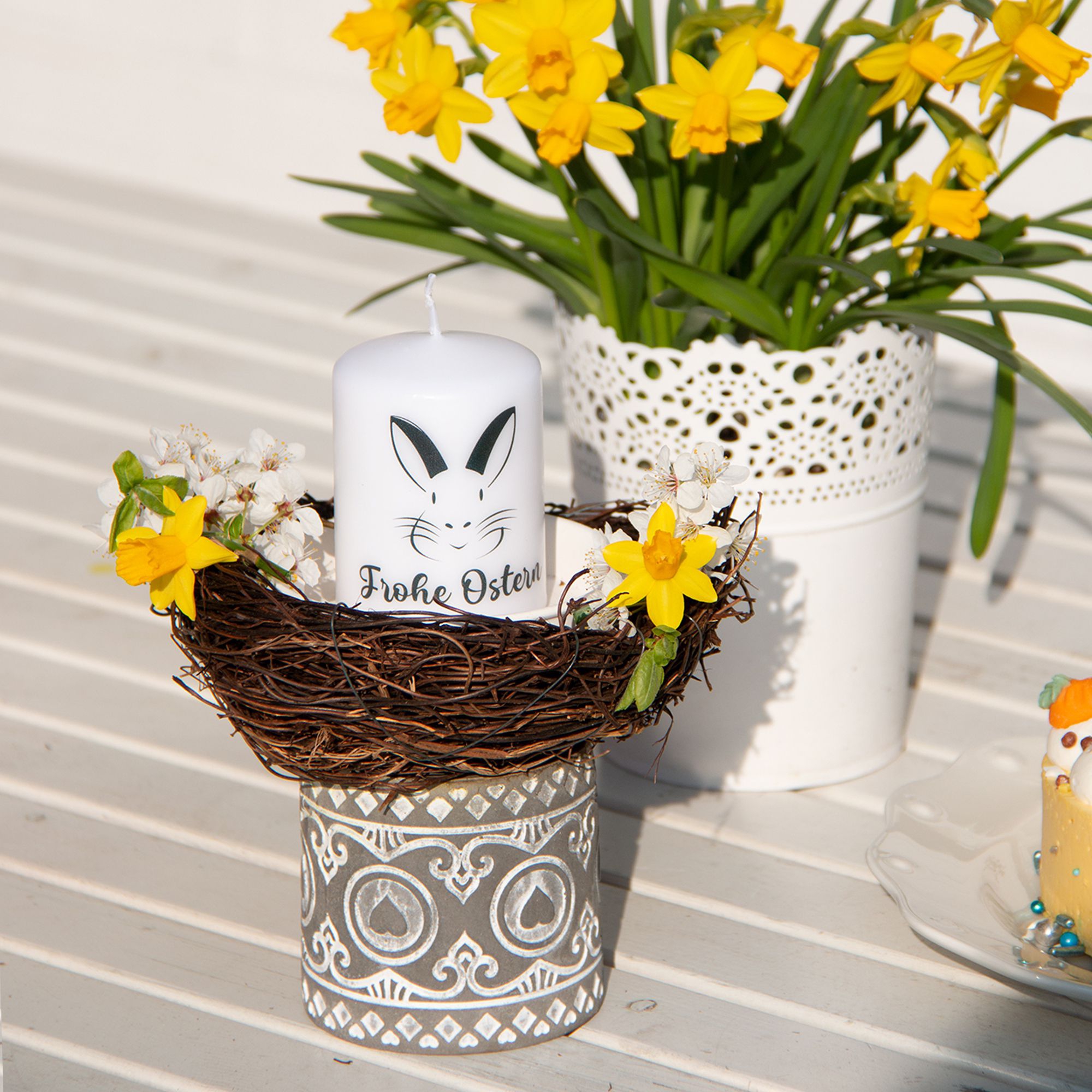 Stumpenkerze Weiß "Frohe Ostern" Stumpenkerze Weiß "Frohe Ostern"