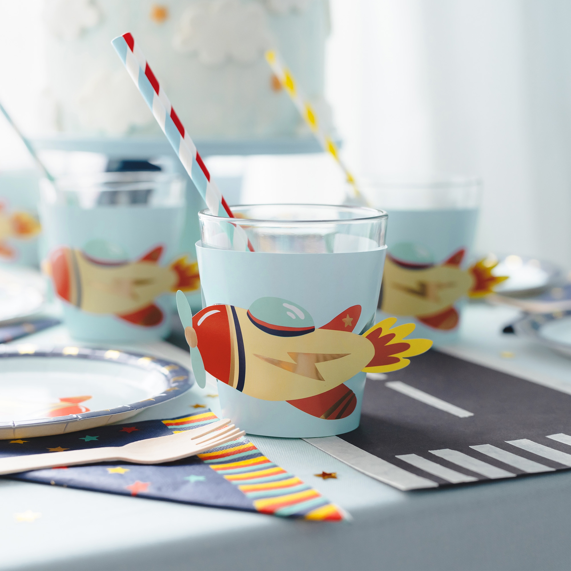 Manschetten für Becher "Flugzeug" 6 Stück Manschetten für Becher "Flugzeug" 6 Stück