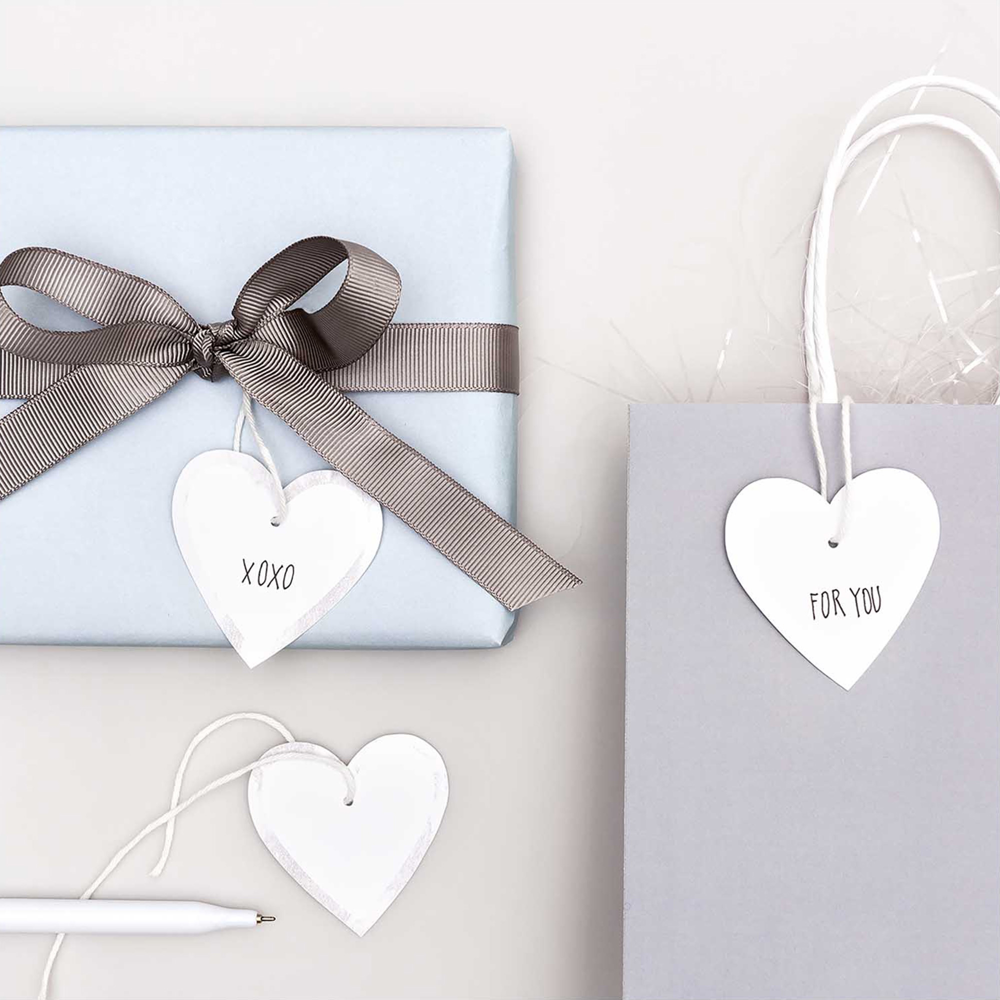 Geschenkanhänger "Herz" Weiß/Silber, 24 Stück Symbol