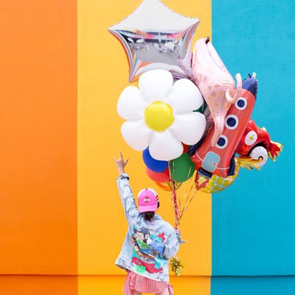 Ballonstrauß, Bunte Ballons, Blumenballon, Person mit Ballons, Ballonaufbiegung