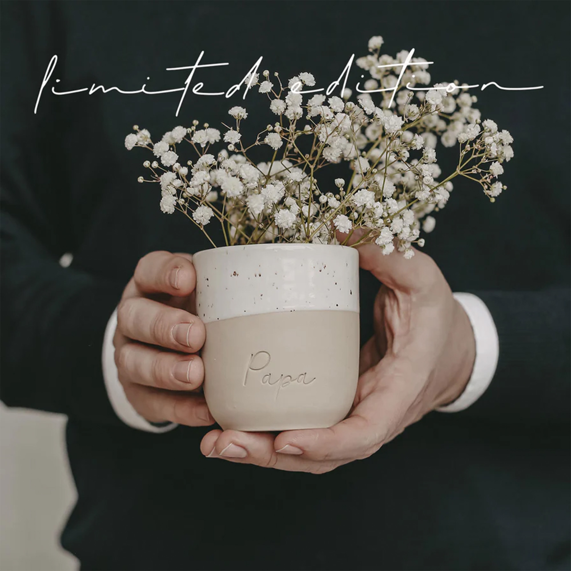 Eulenschnitt - Steingut-Becher "Papa" Limited Edition Eulenschnitt - Steingut-Becher "Papa" Limited Edition