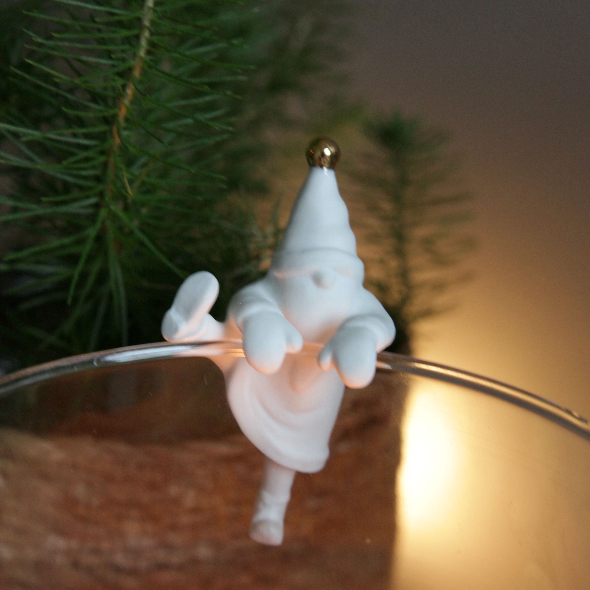 Porzellan Kletter Santa "Goldener Bommel" Porzellan Kletter Santa "Goldener Bommel"