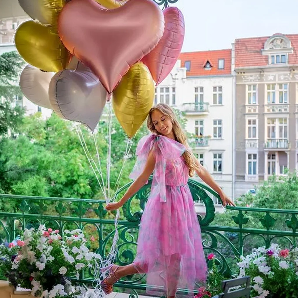 Ballons, Herzballons, Kleid, Pinkes Kleid, Dekoration Balkon/Garten