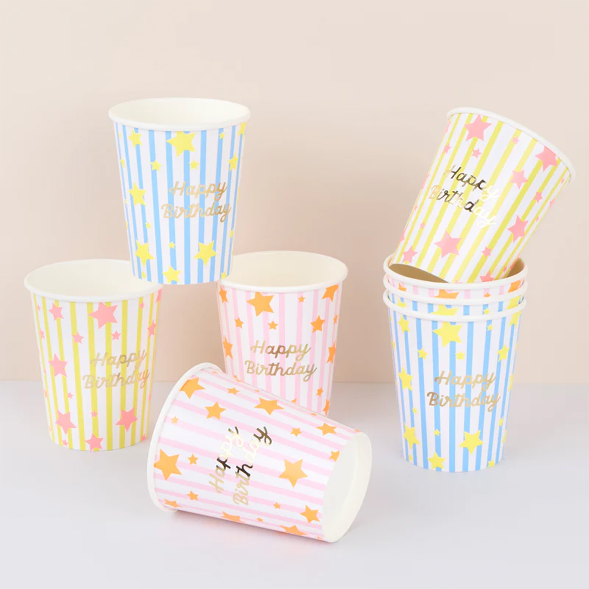 Birthday cups, Papper cups, Stern Muster, Pastellfarben, Happy Birthday