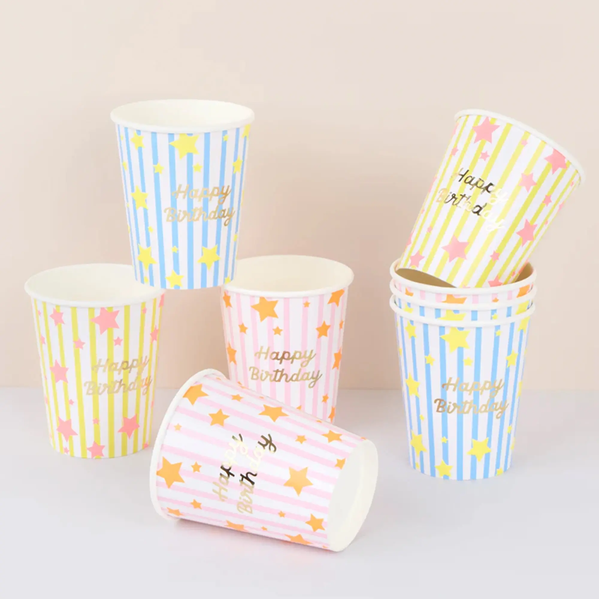 Birthday cups, Papper cups, Stern Muster, Pastellfarben, Happy Birthday