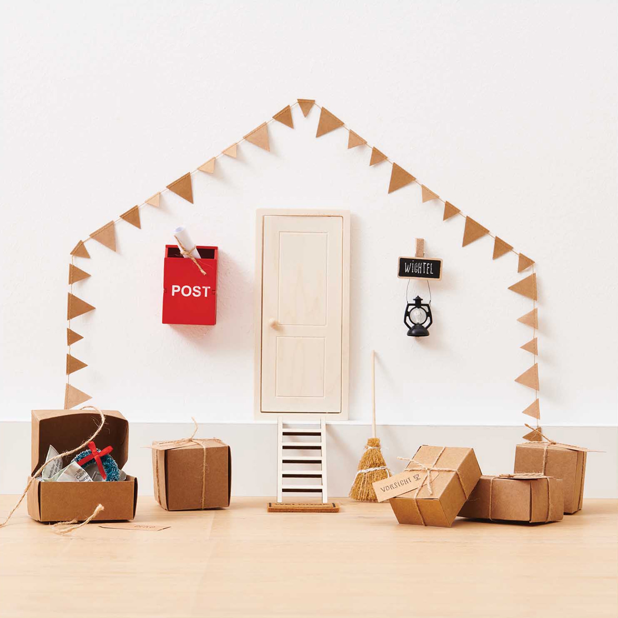 0d8c0b310aa6b05f5a2f459566e4d7a084ede48b Miniatur "Kleine Laterne" für die Wichteltür