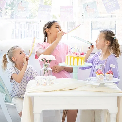 Kindergeburtstag, Kuchen, Kerzen, Partydekoration, Teller