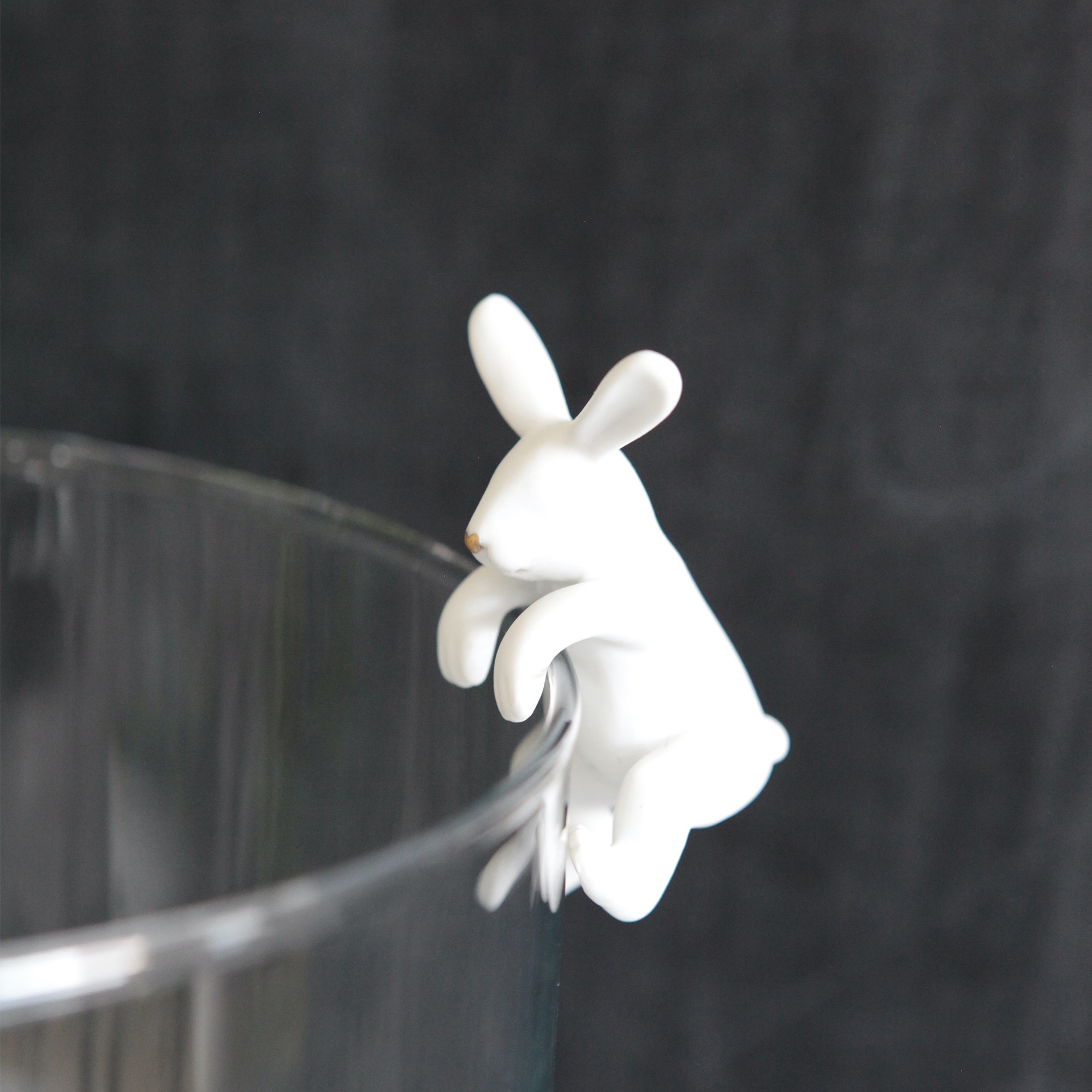 Porzellan Kletterhase "Goldnase" Porzellan Kletterhase "Goldnase"