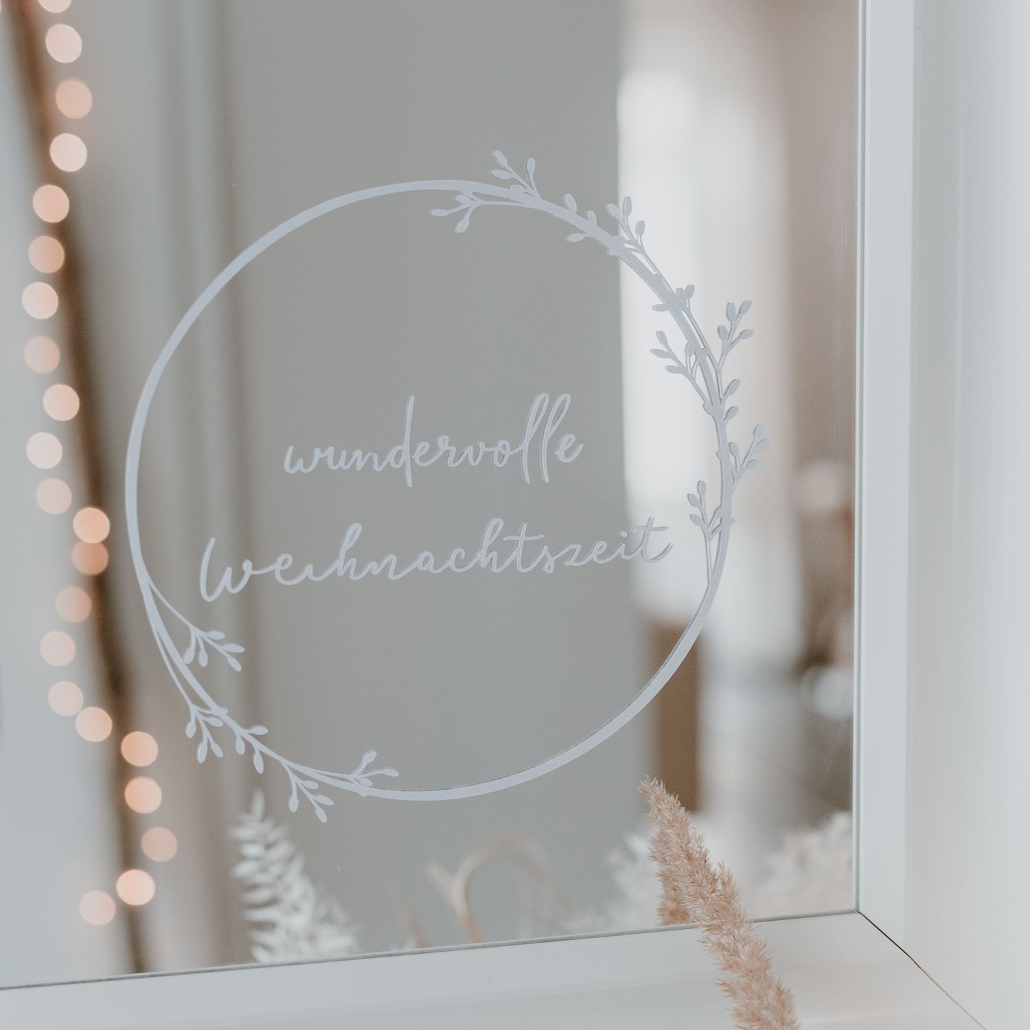 Eulenschnitt - Fenstersticker Weihnachtskranz Eulenschnitt - Fenstersticker Weihnachtskranz