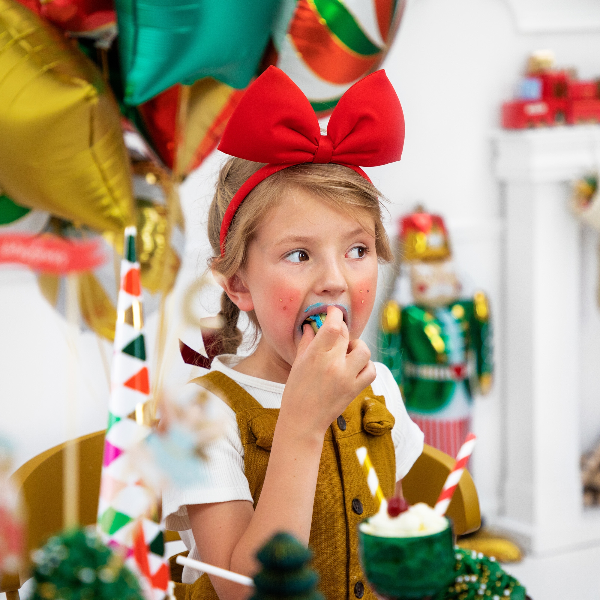 07cc0176eb6f64826c46a3a26bf1a0037746409f Haarreifen "Rote Schleife"