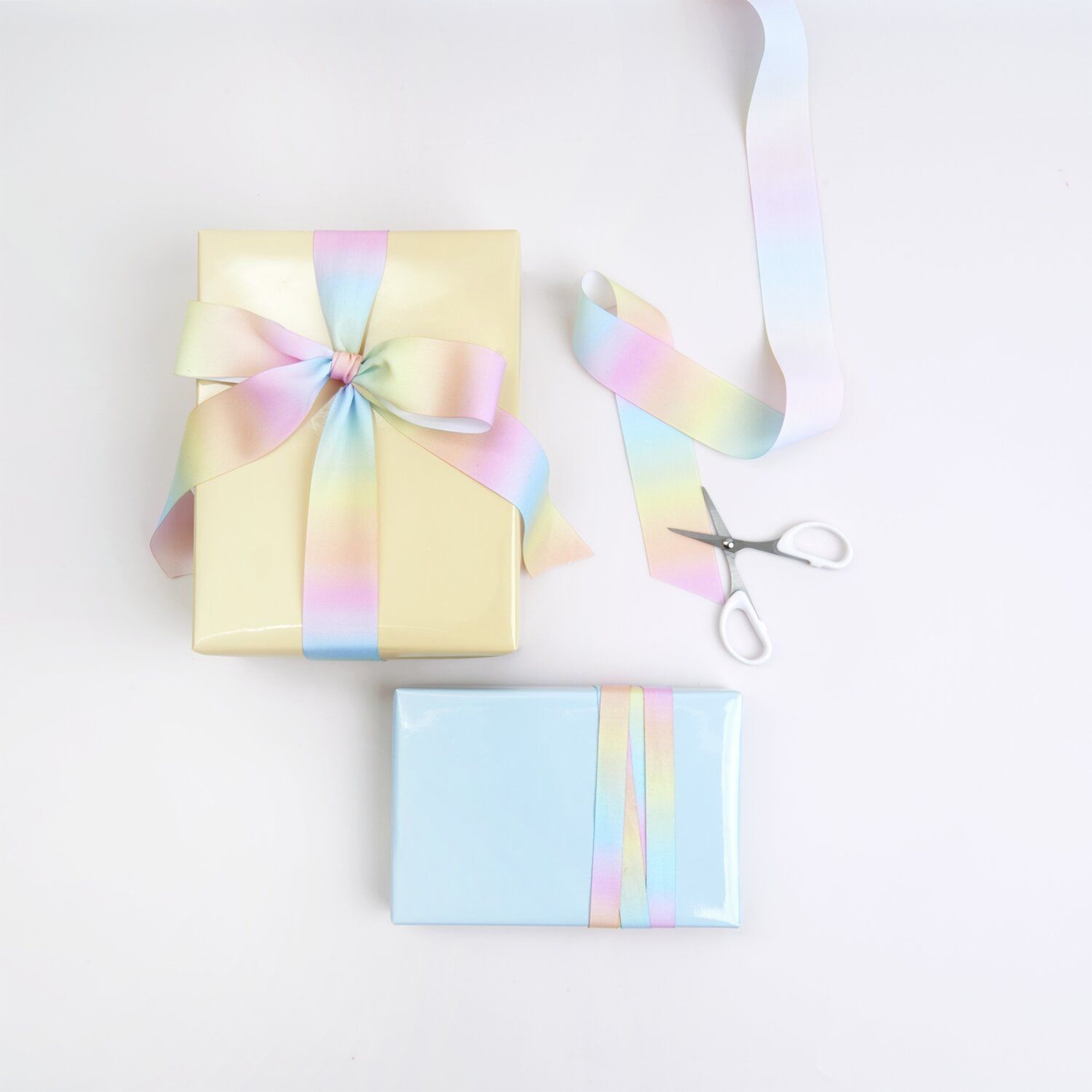 Geschenkpapier "Blaugrau" Lack 2 m x 70 cm Schere, Geschenk