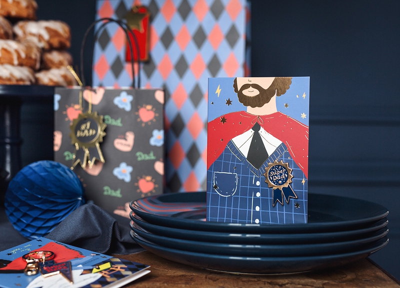 Grußkarte "Super Dad" mit Anstecknadel Grußkarte "Super Dad" mit Anstecknadel