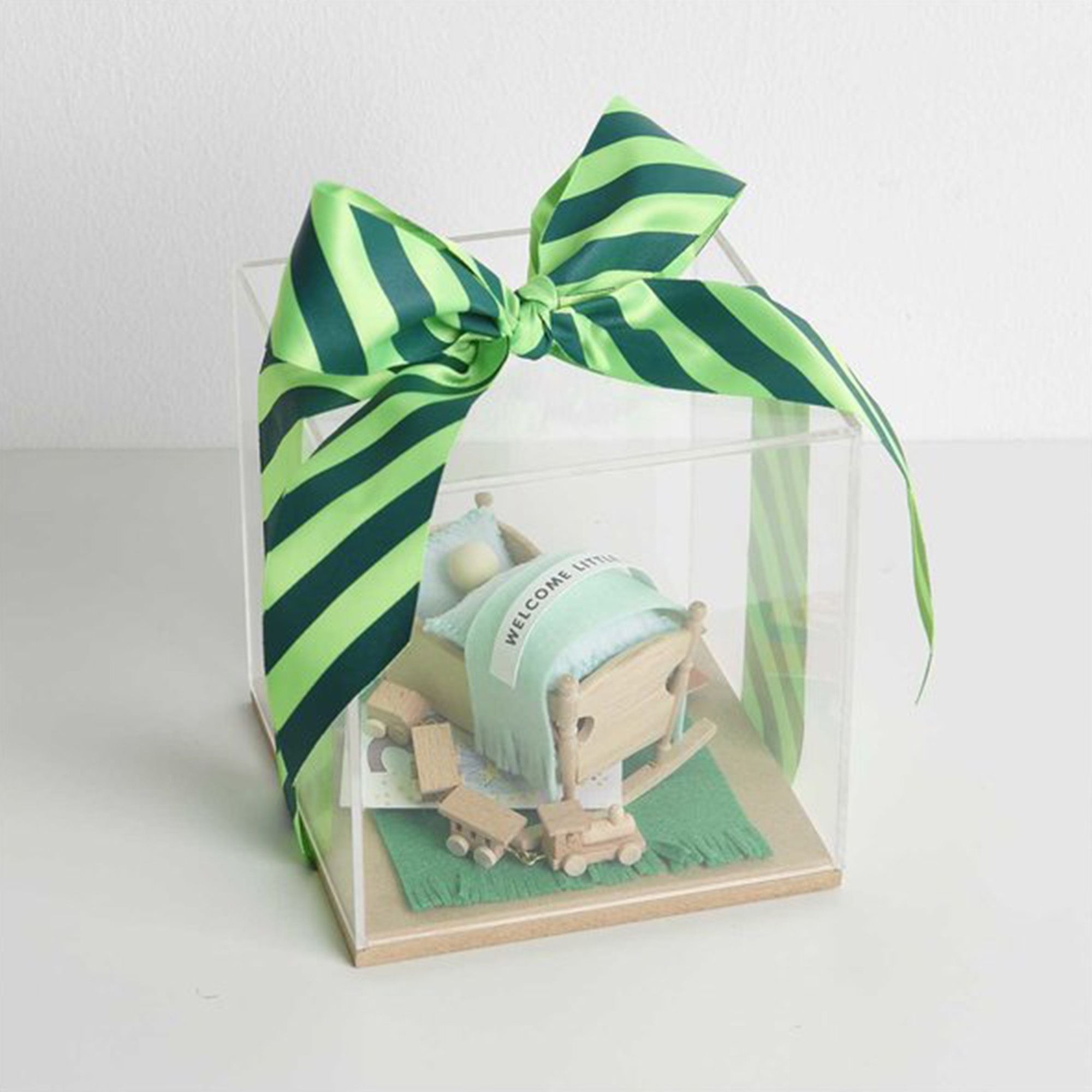 Miniatur "Holz-Eisenbahn" für die Wichteltür Miniatur "Holz-Eisenbahn" für die Wichteltür